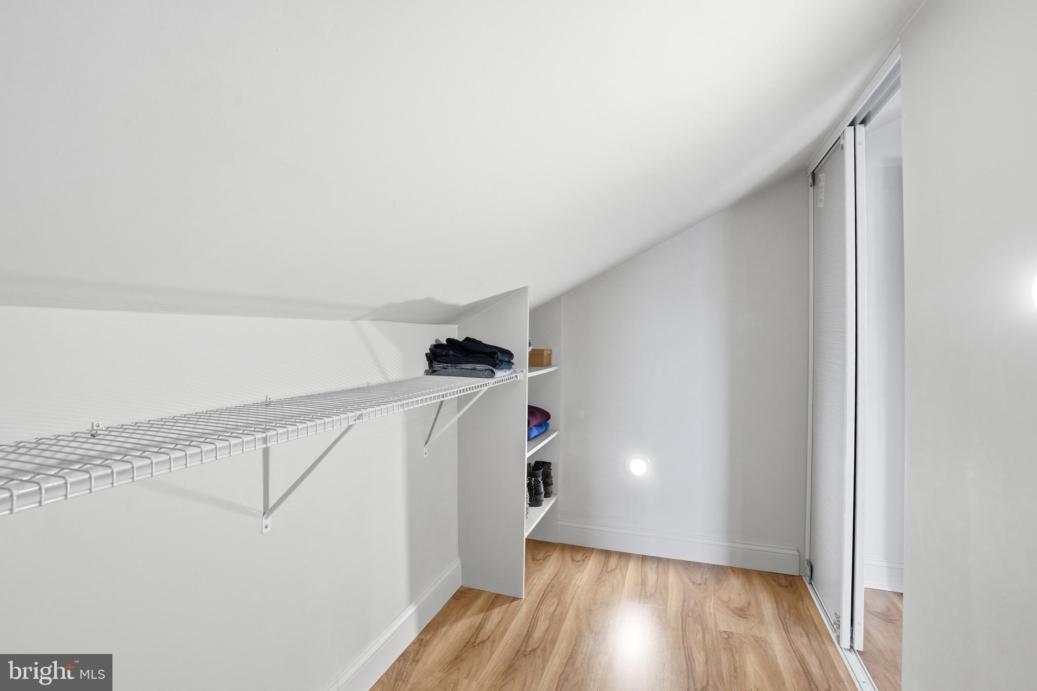 INDIAN CREEK - Residential