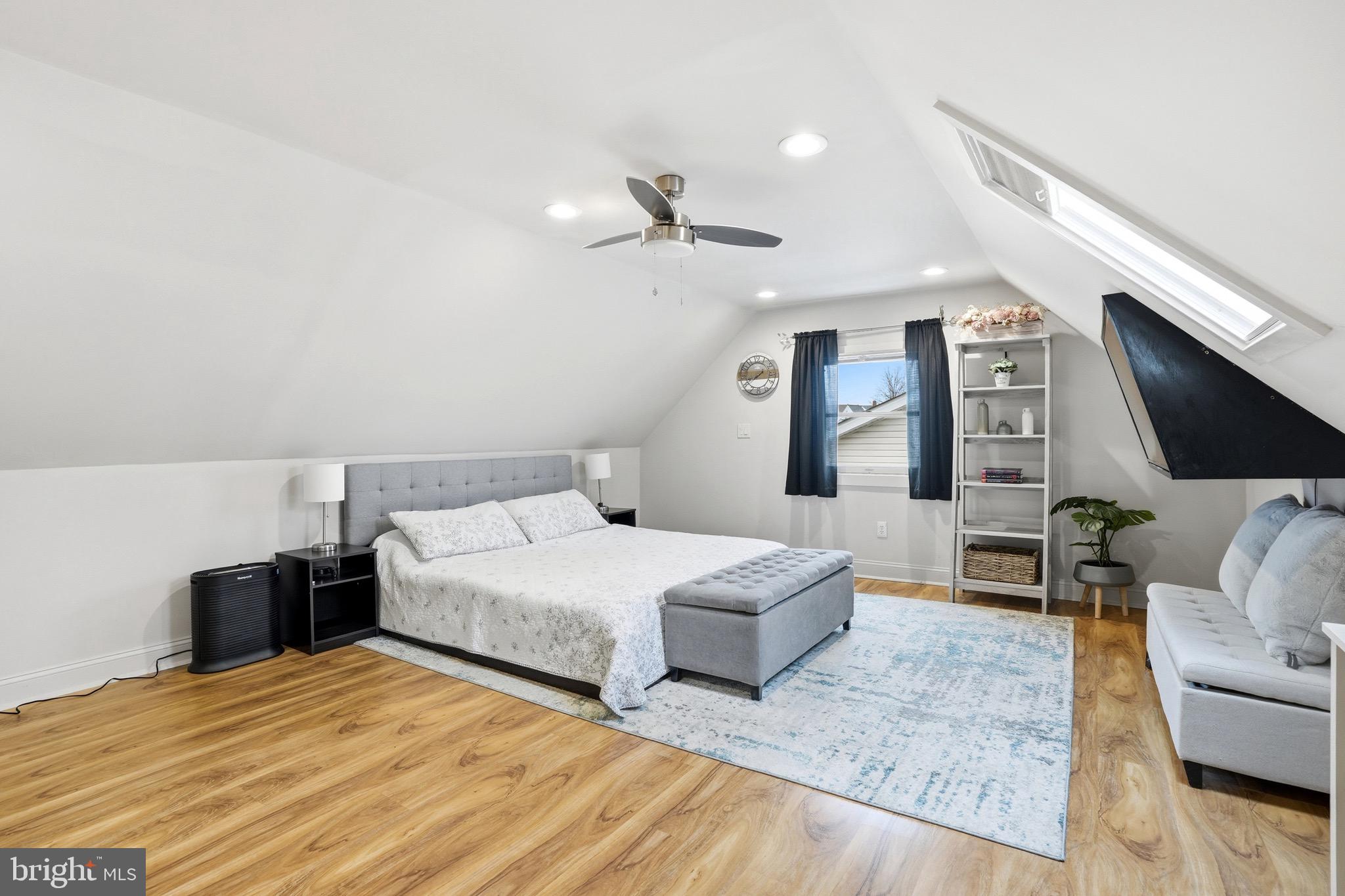 INDIAN CREEK - Residential