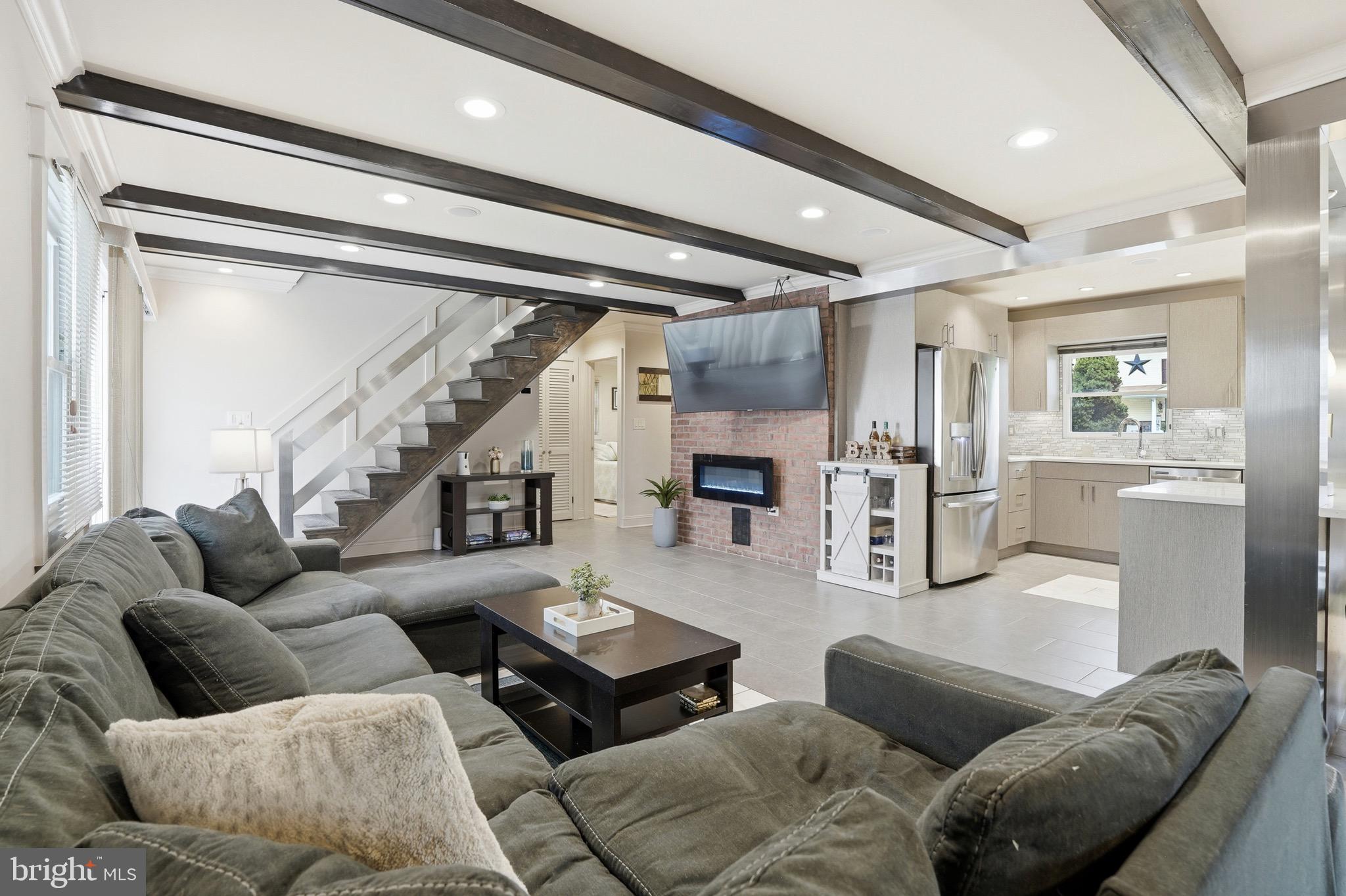 INDIAN CREEK - Residential