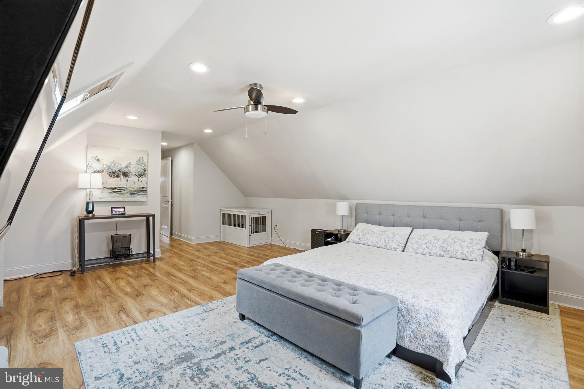 INDIAN CREEK - Residential