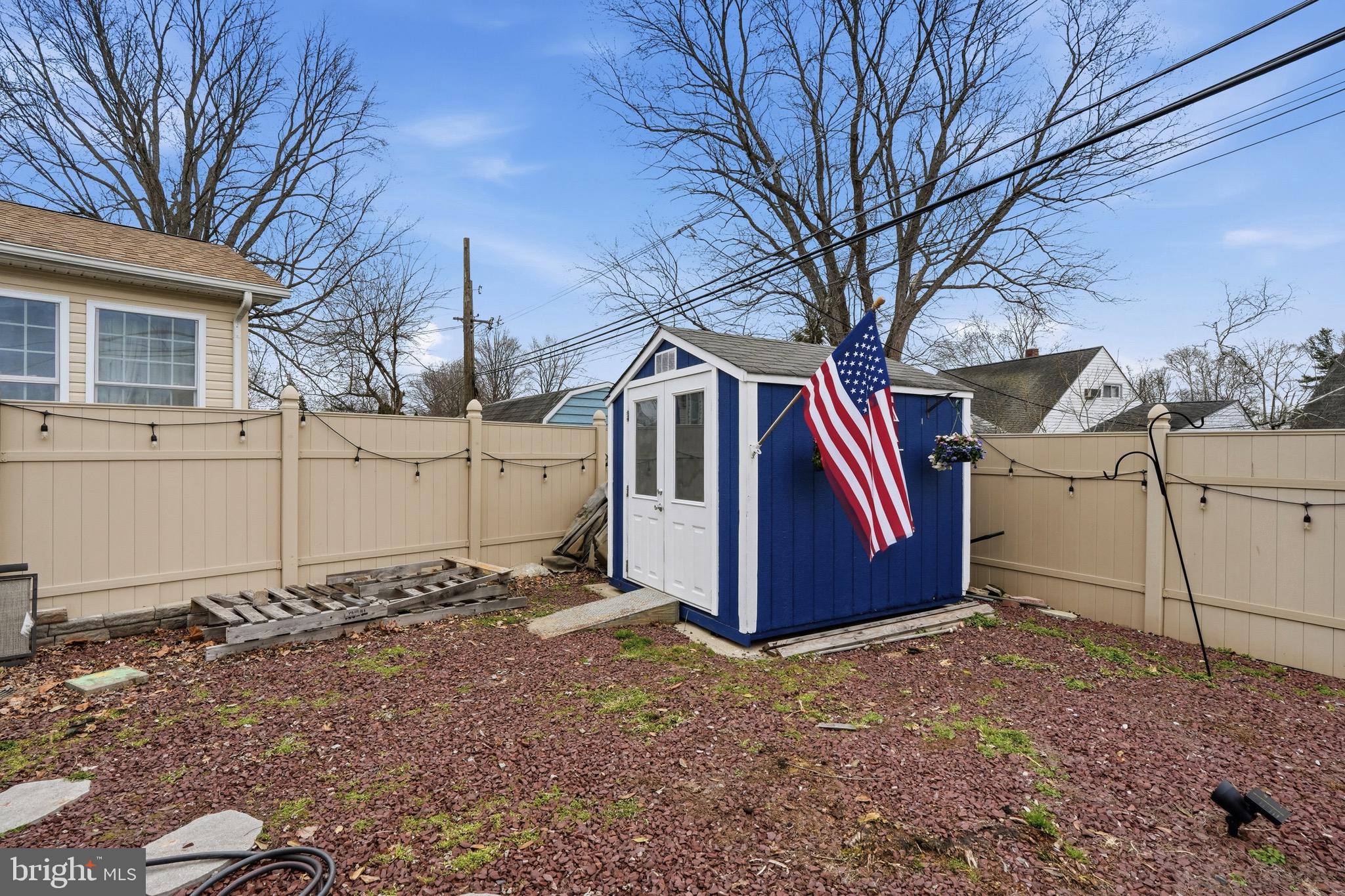 INDIAN CREEK - Residential