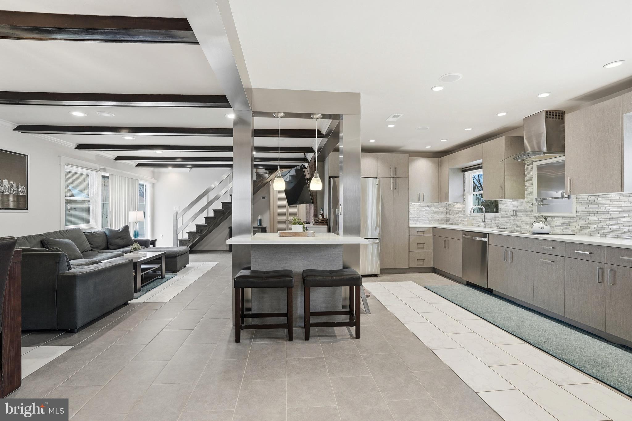 INDIAN CREEK - Residential