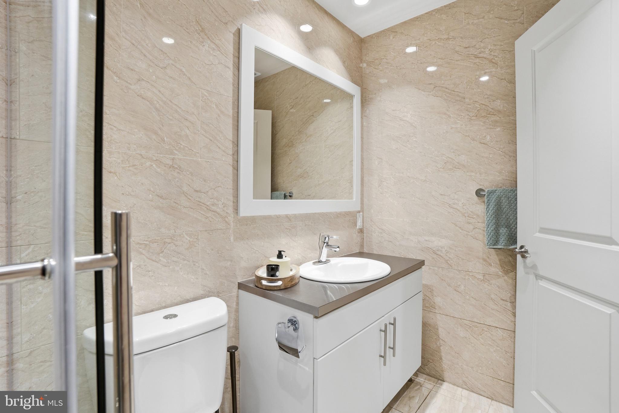 INDIAN CREEK - Residential