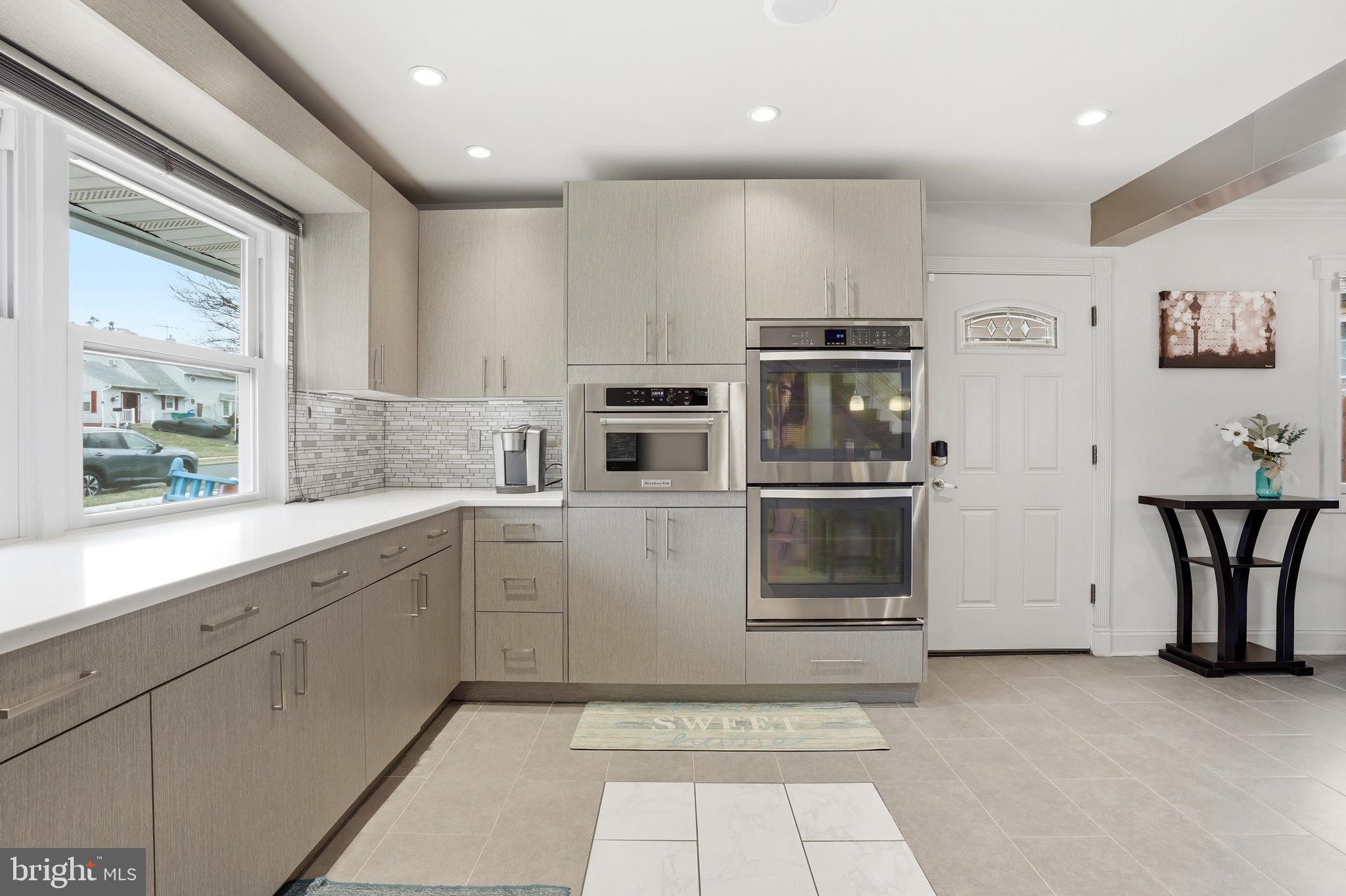 INDIAN CREEK - Residential