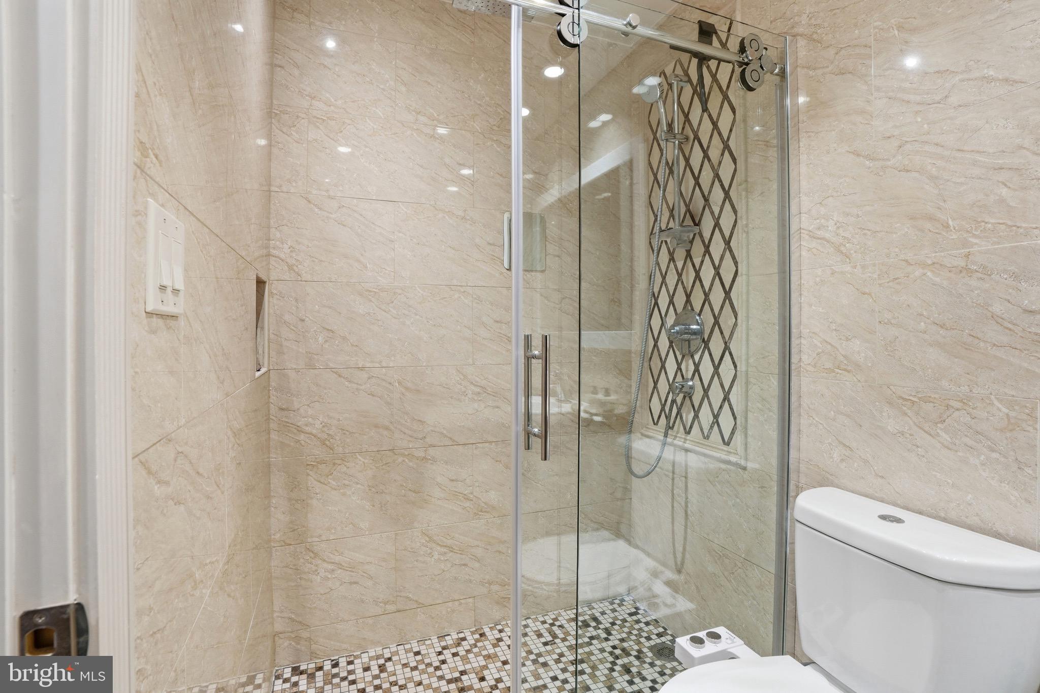 INDIAN CREEK - Residential