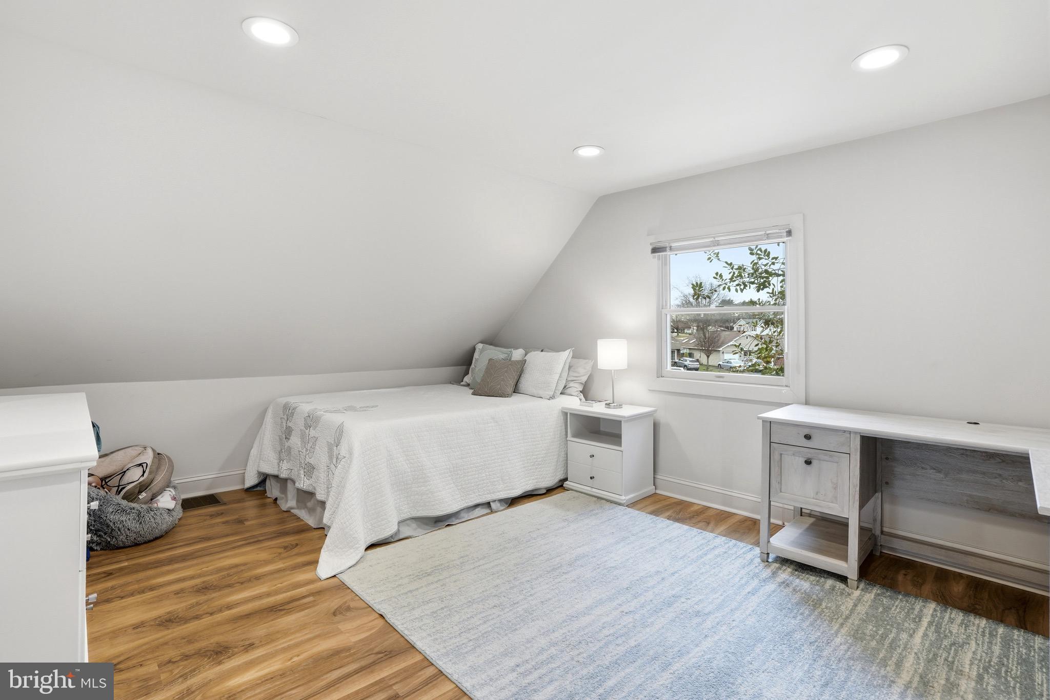 INDIAN CREEK - Residential