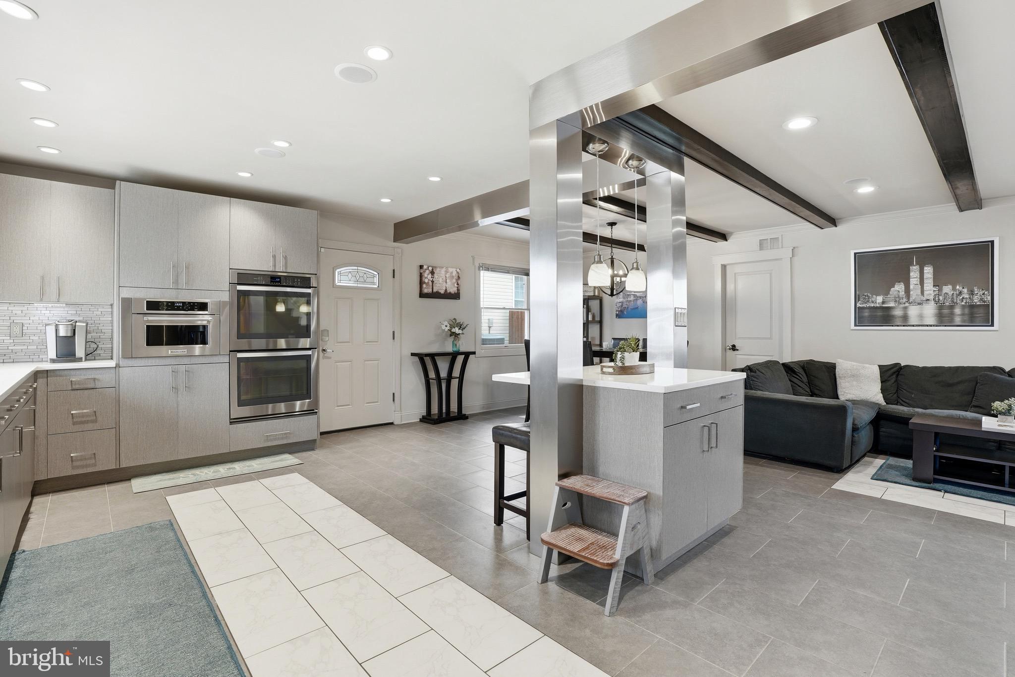 INDIAN CREEK - Residential