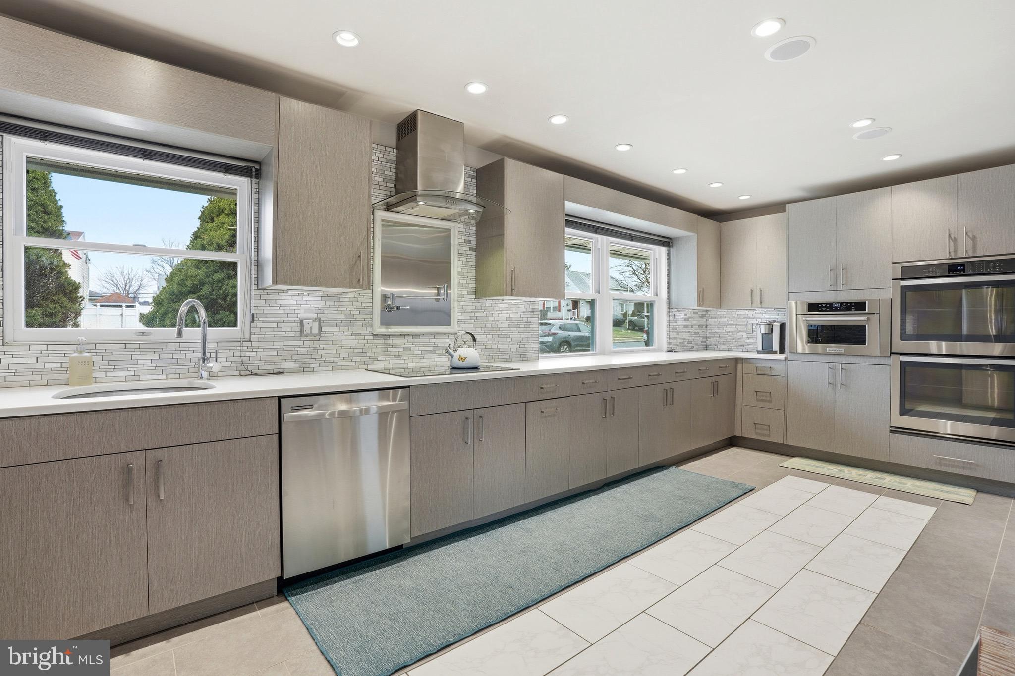 INDIAN CREEK - Residential