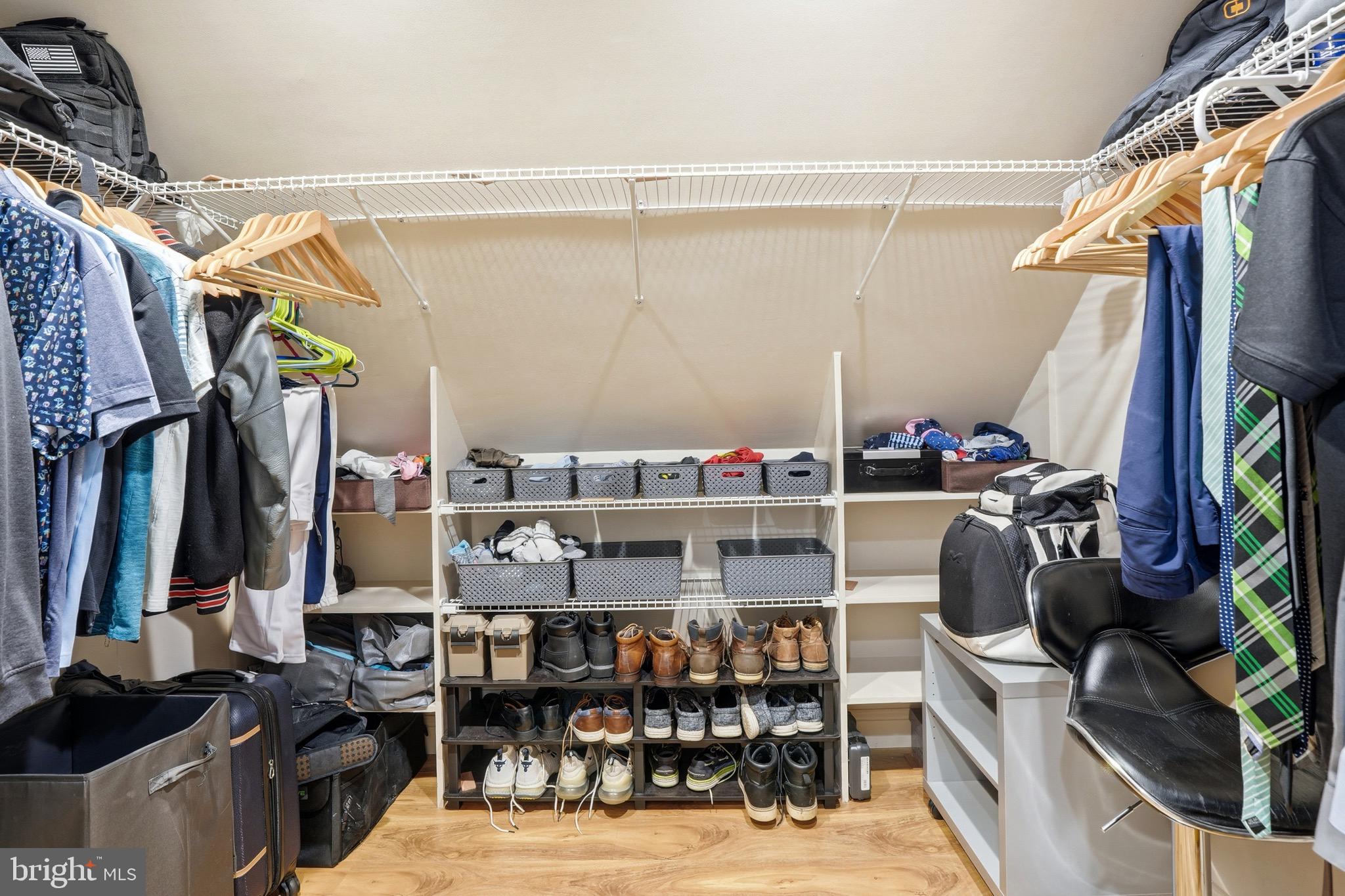 INDIAN CREEK - Residential