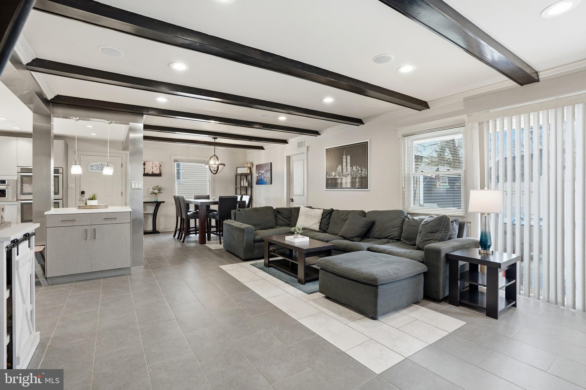 INDIAN CREEK - Residential