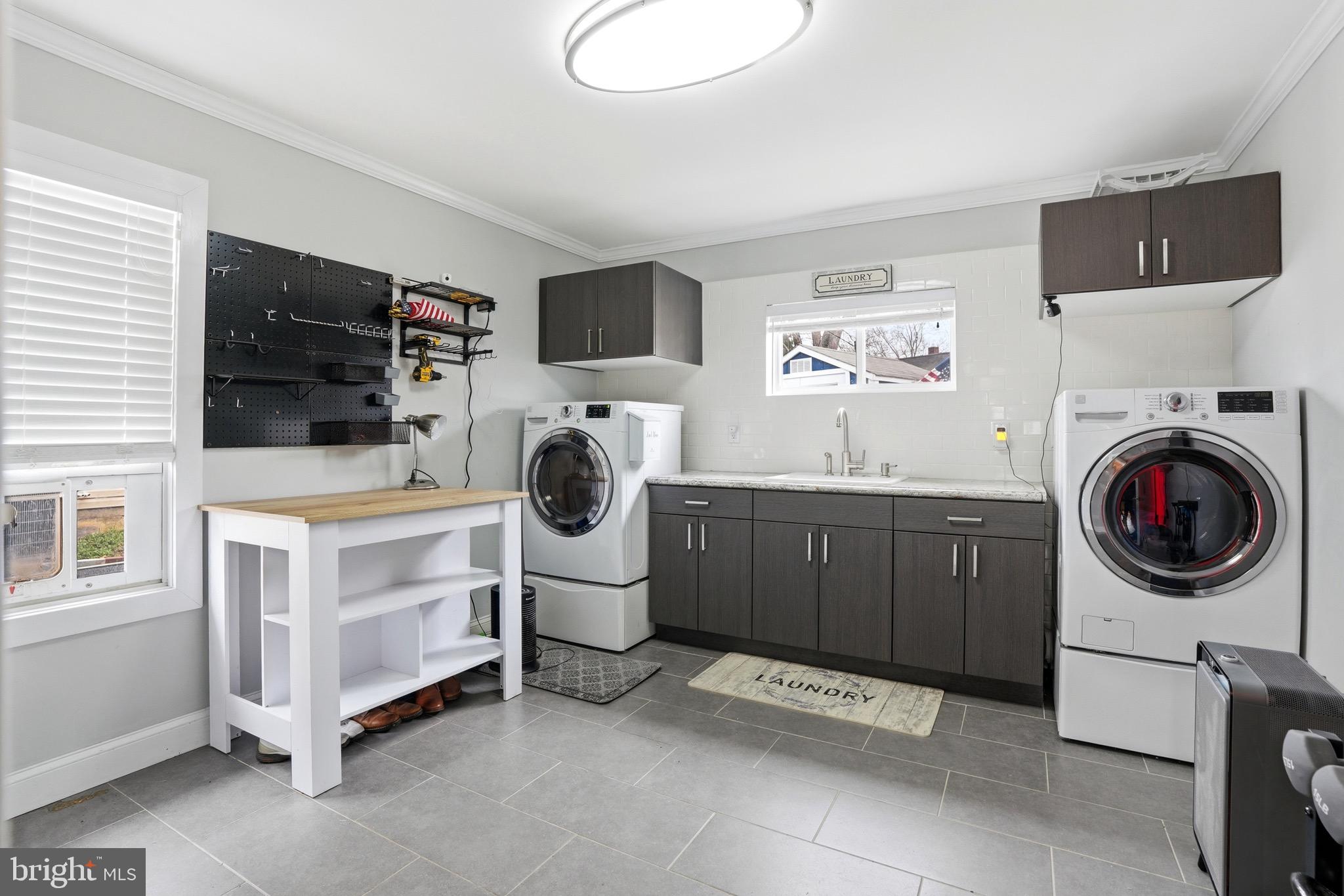 INDIAN CREEK - Residential