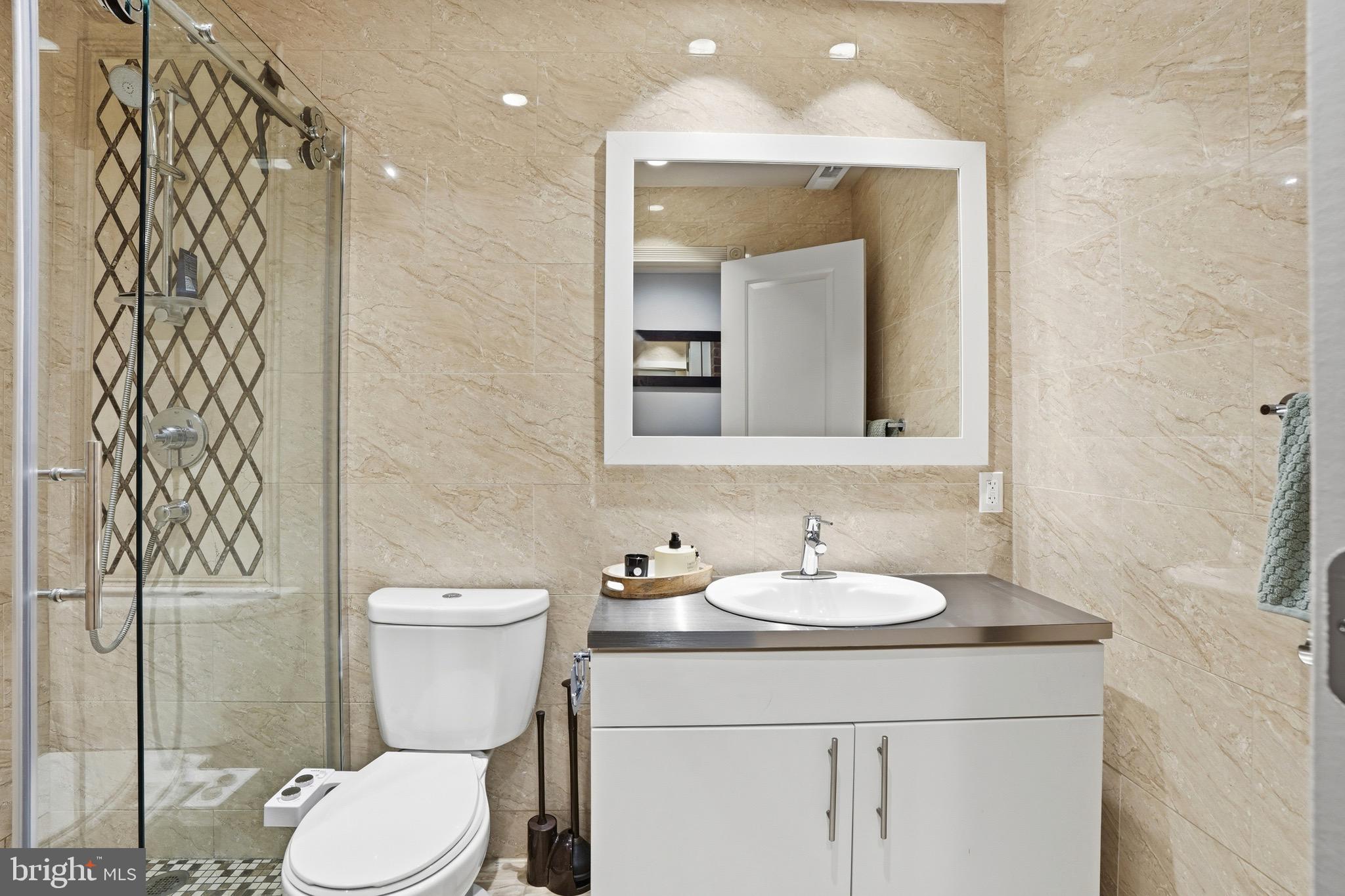 INDIAN CREEK - Residential