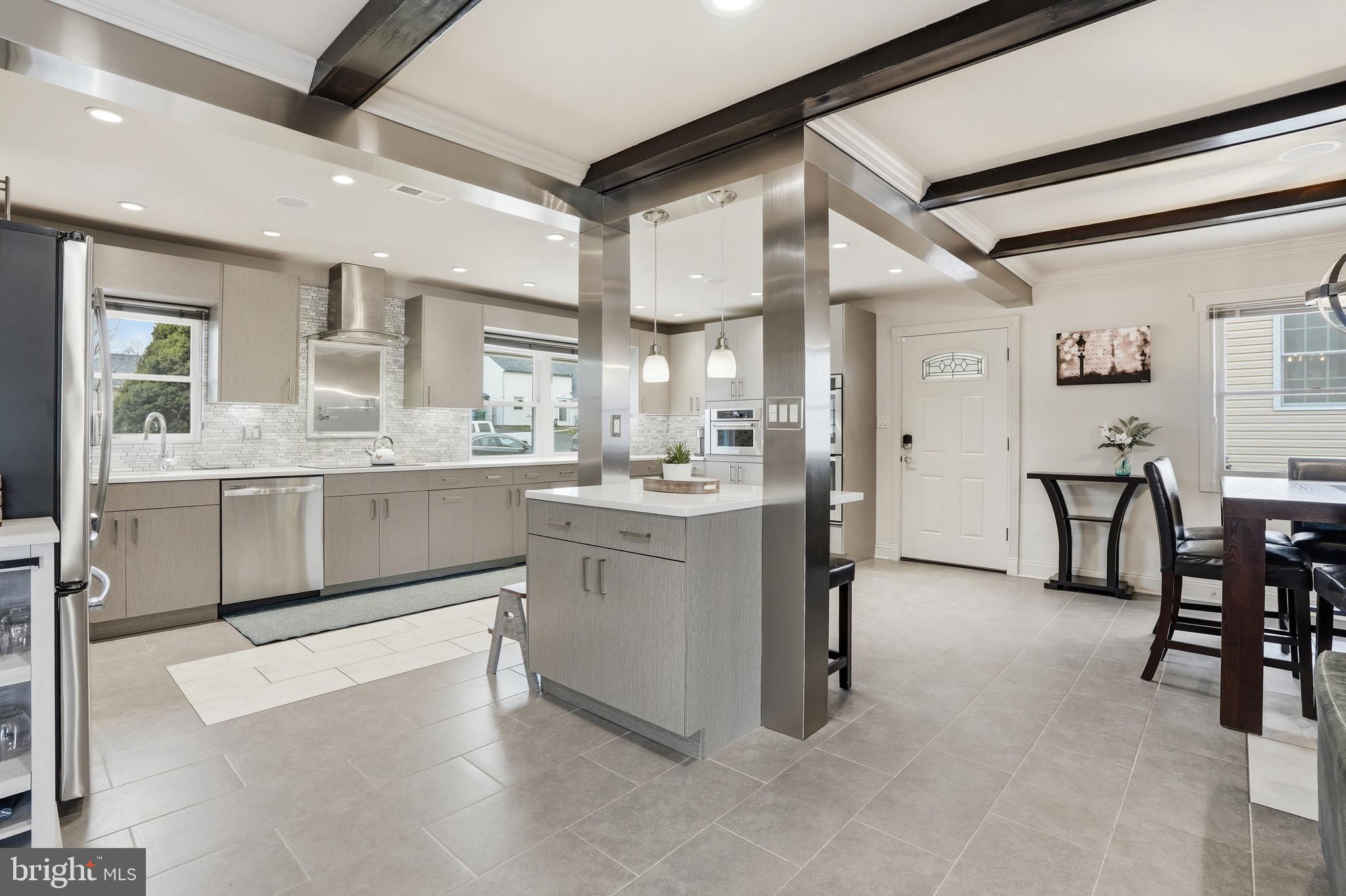 INDIAN CREEK - Residential