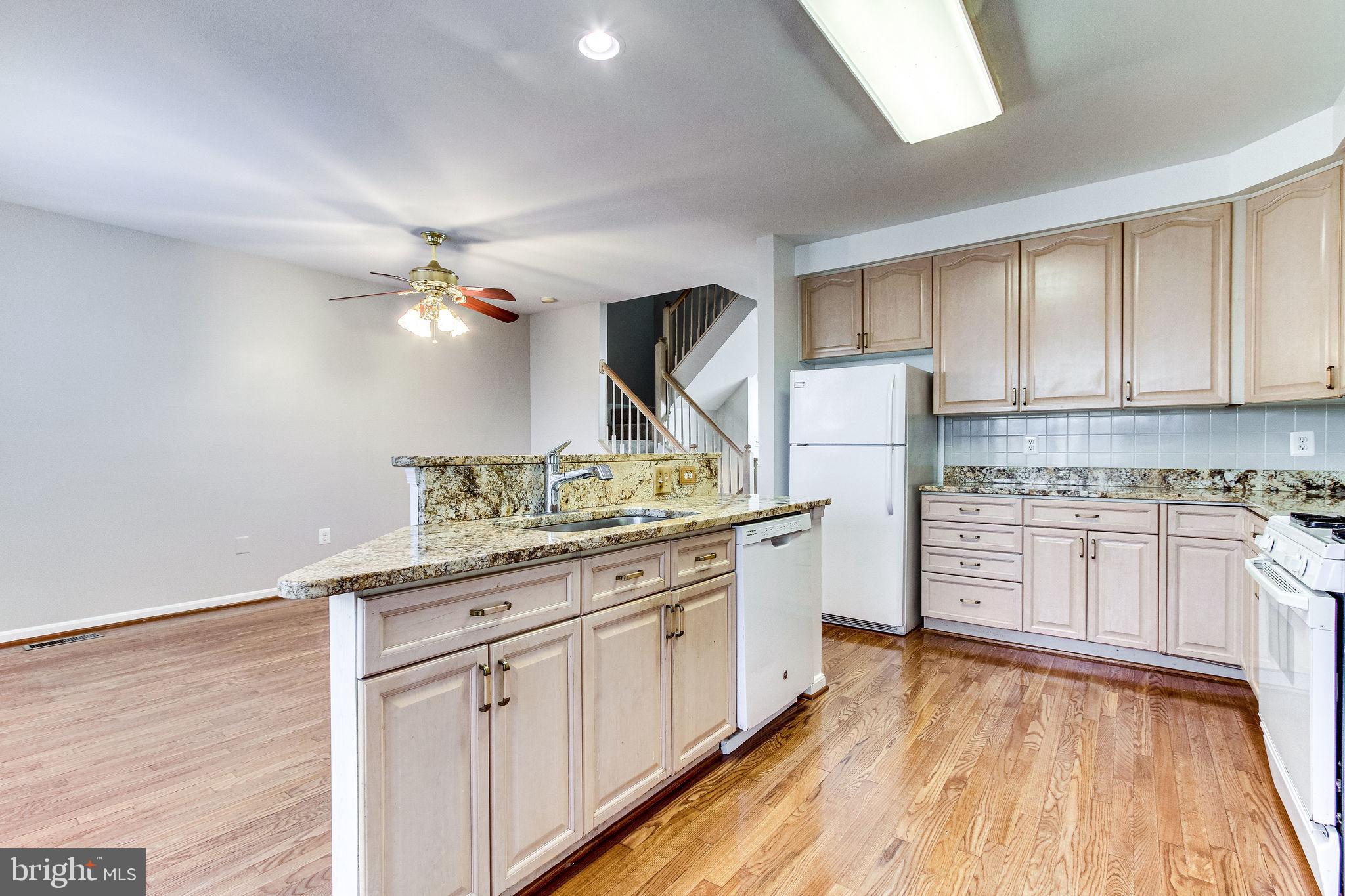 KINGSTOWNE - Residential Lease