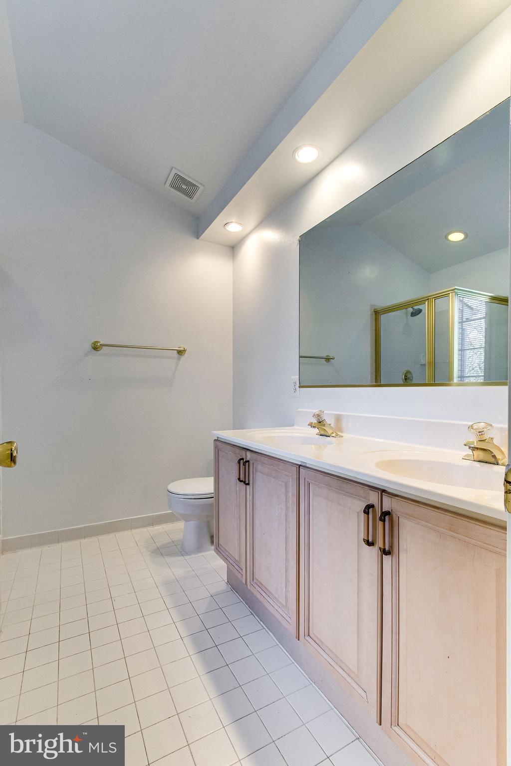 KINGSTOWNE - Residential Lease