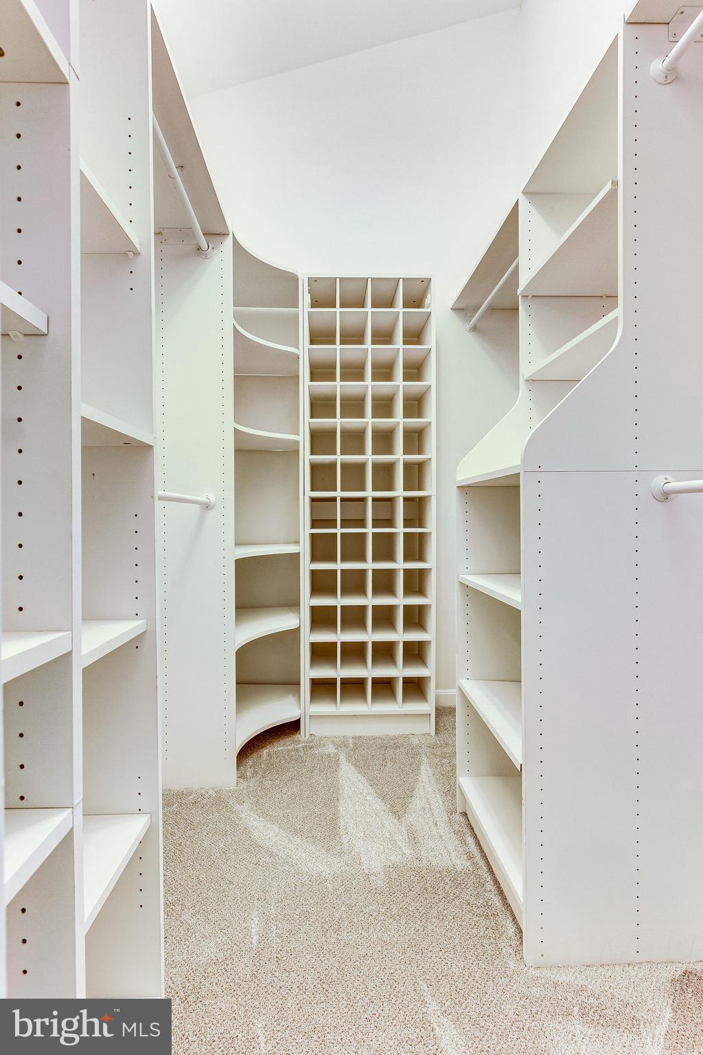 KINGSTOWNE - Residential Lease