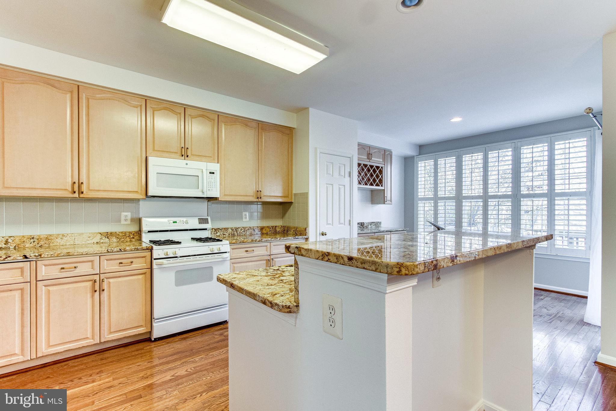 KINGSTOWNE - Residential Lease