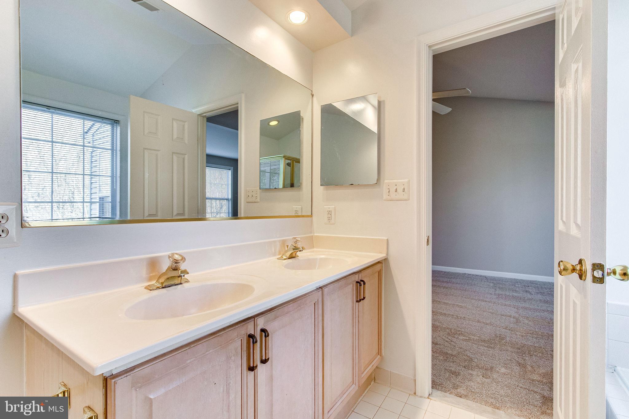 KINGSTOWNE - Residential Lease