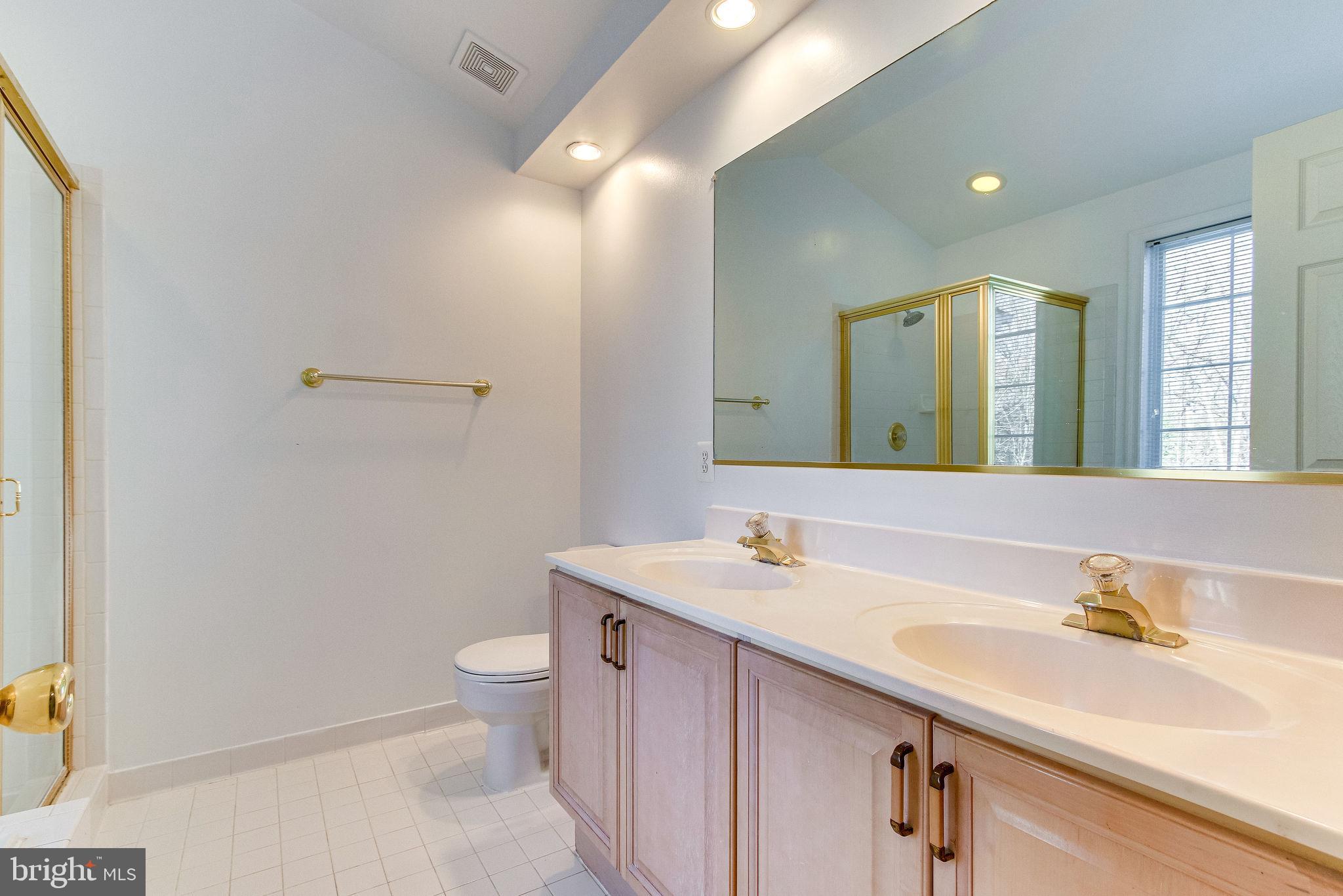 KINGSTOWNE - Residential Lease