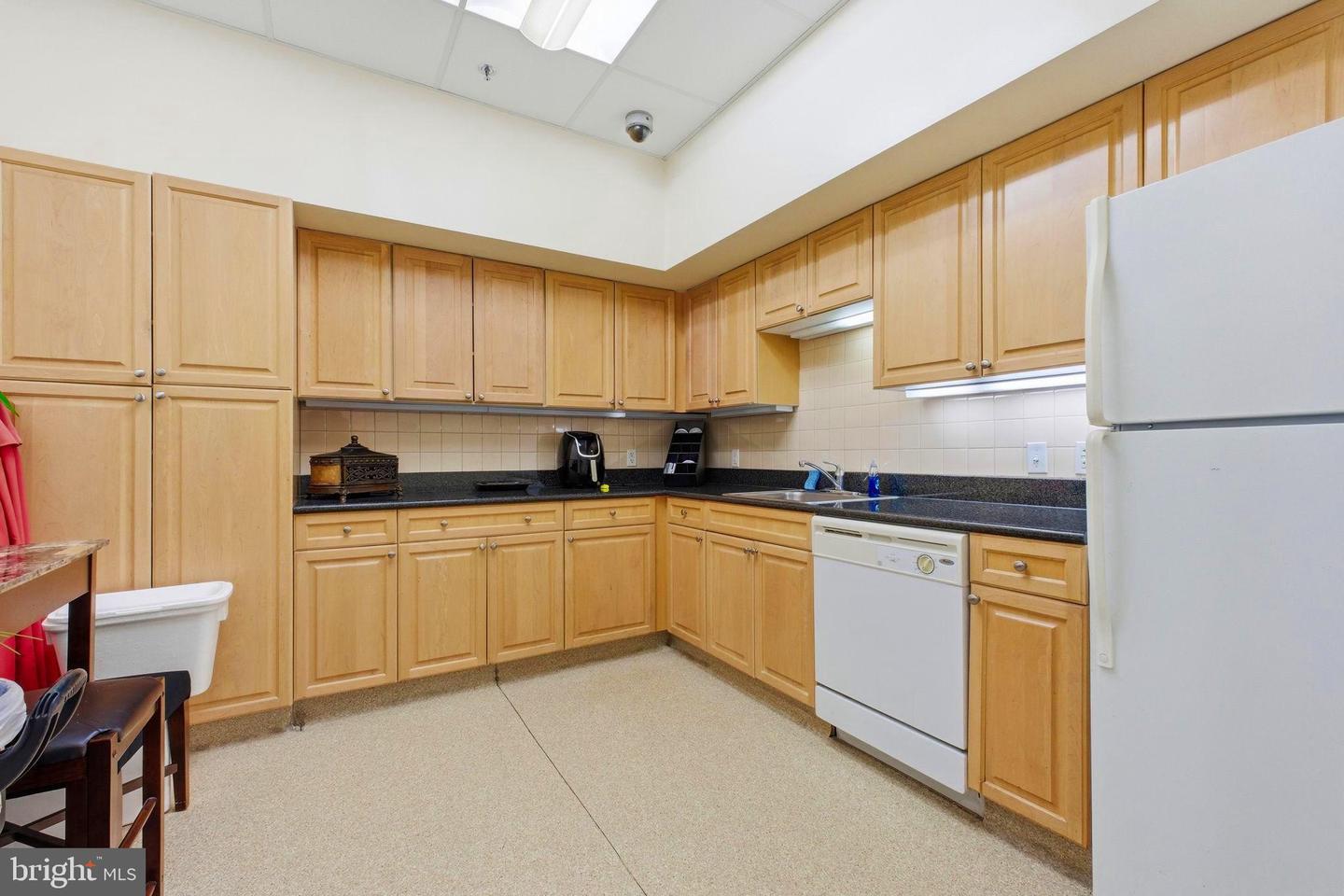 2726 GALLOWS ROAD 1110