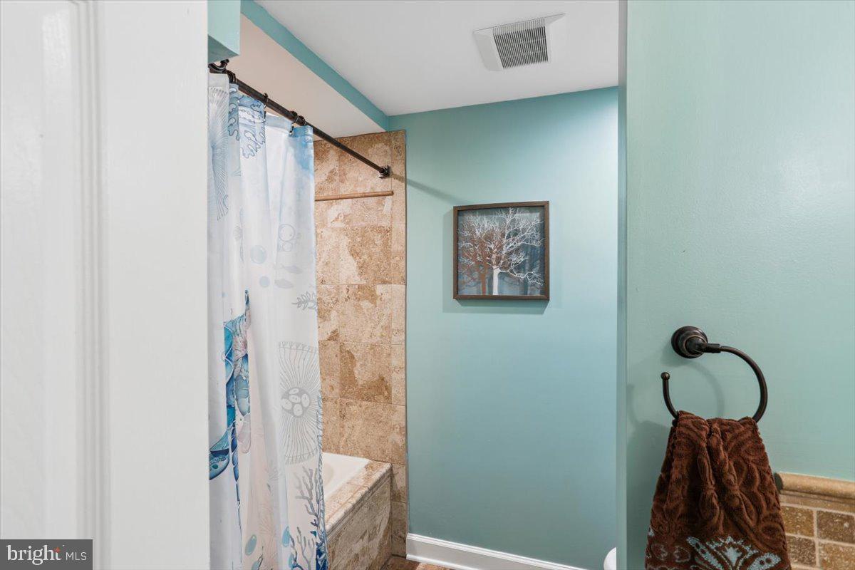 ROSE HILL FARMS - Residential