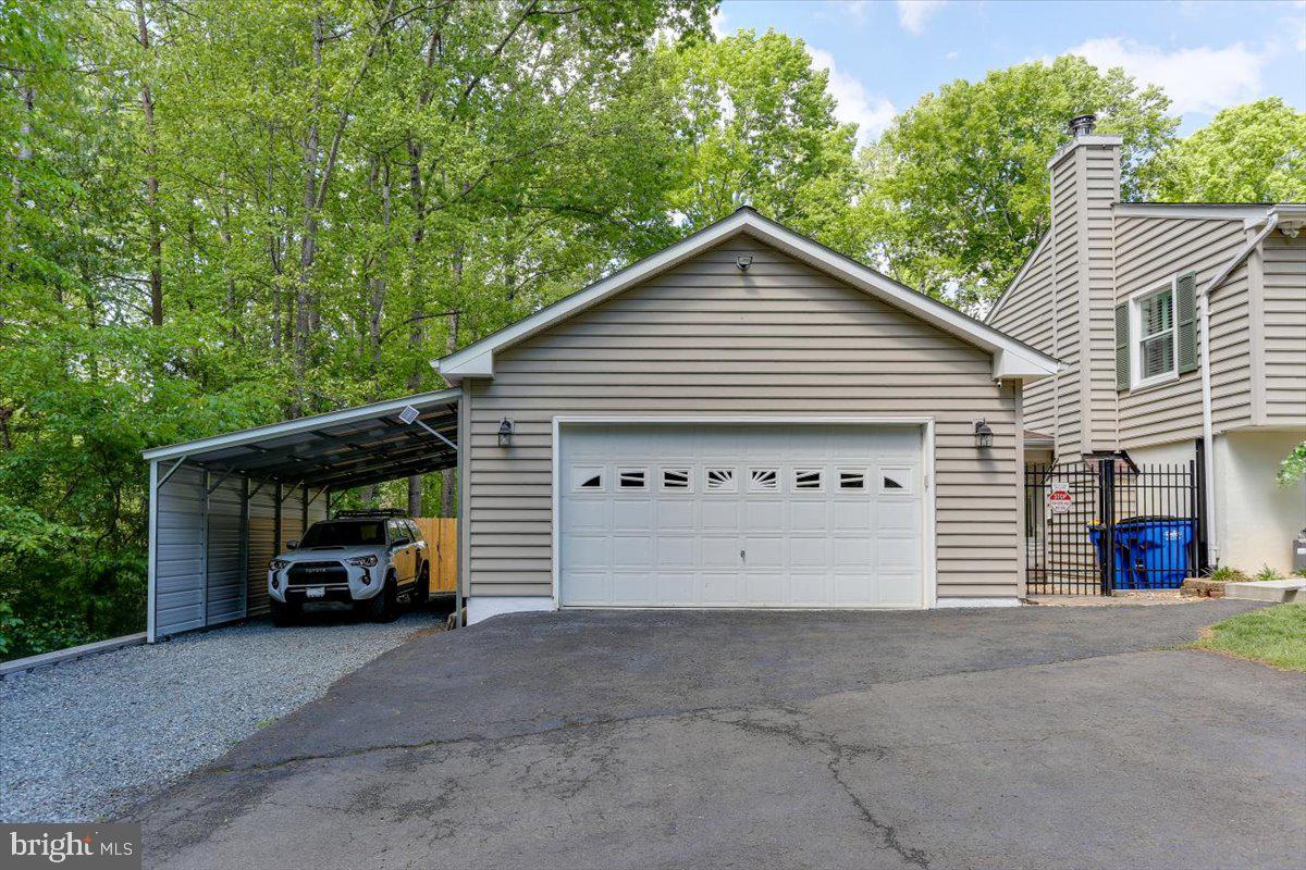 ROSE HILL FARMS - Residential