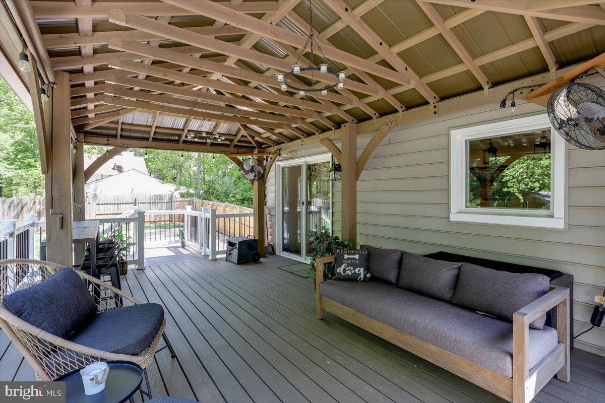 ROSE HILL FARMS - Residential