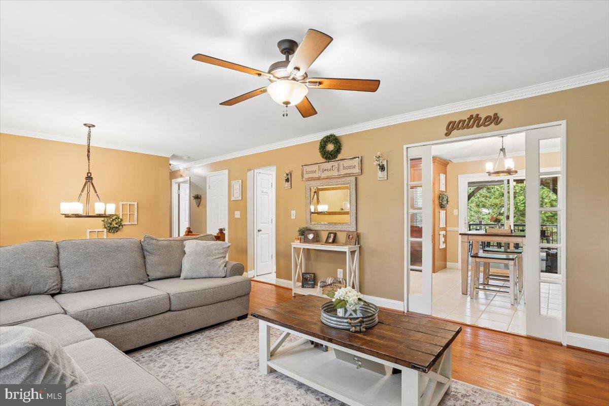 ROSE HILL FARMS - Residential