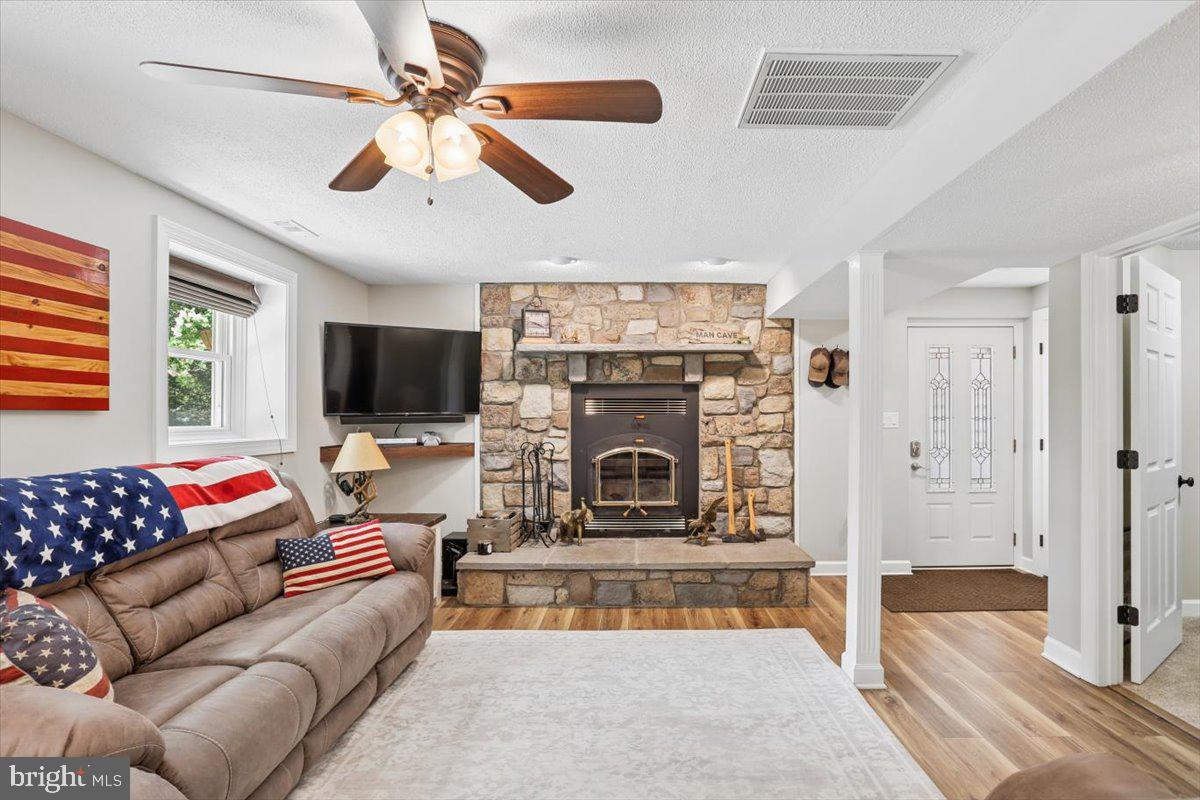 ROSE HILL FARMS - Residential