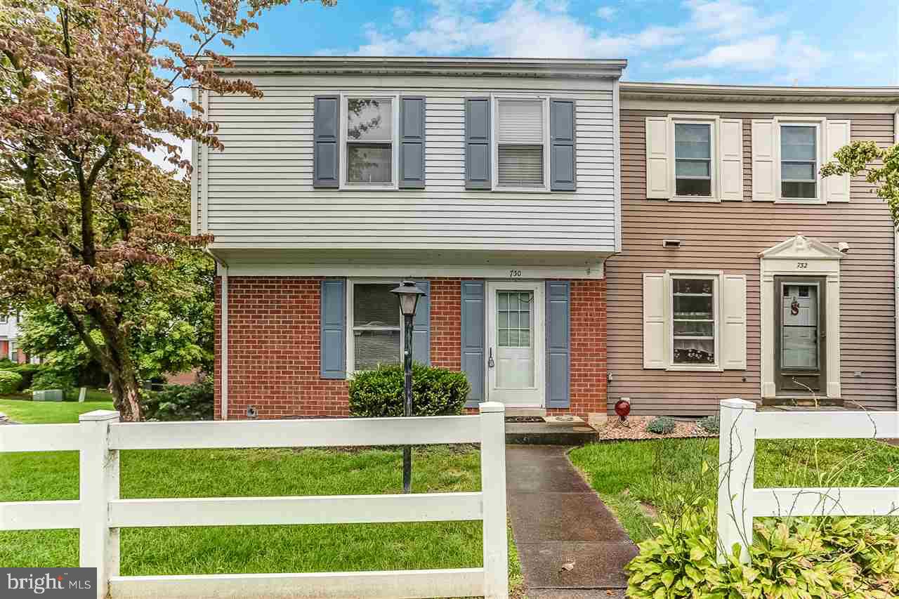 Great end unit in Allenview. Very comfortable and spacious 3 bedroom, 2.5 bath townhouse. Eat in kitchen plus dining area. Living room with fireplace with sliding glass doors to brand new deck. Relax in the finished lower level family room that opens to covered patio. Also offers laundry/utility room and storage space. Conveniently located to schools, shopping and all major travel routes.
