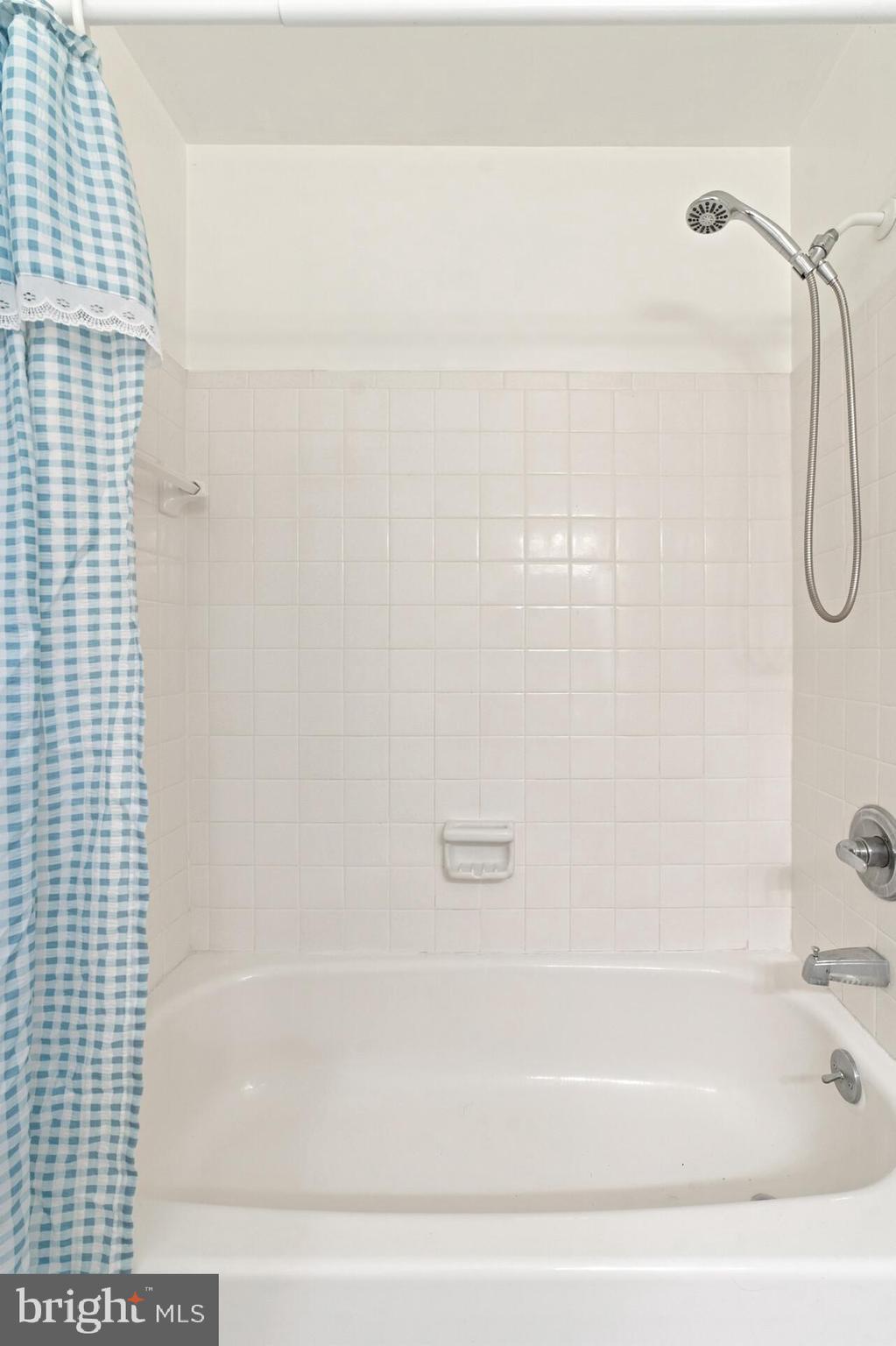 NORTHVIEW AT LAKE VILLAGE - Residential