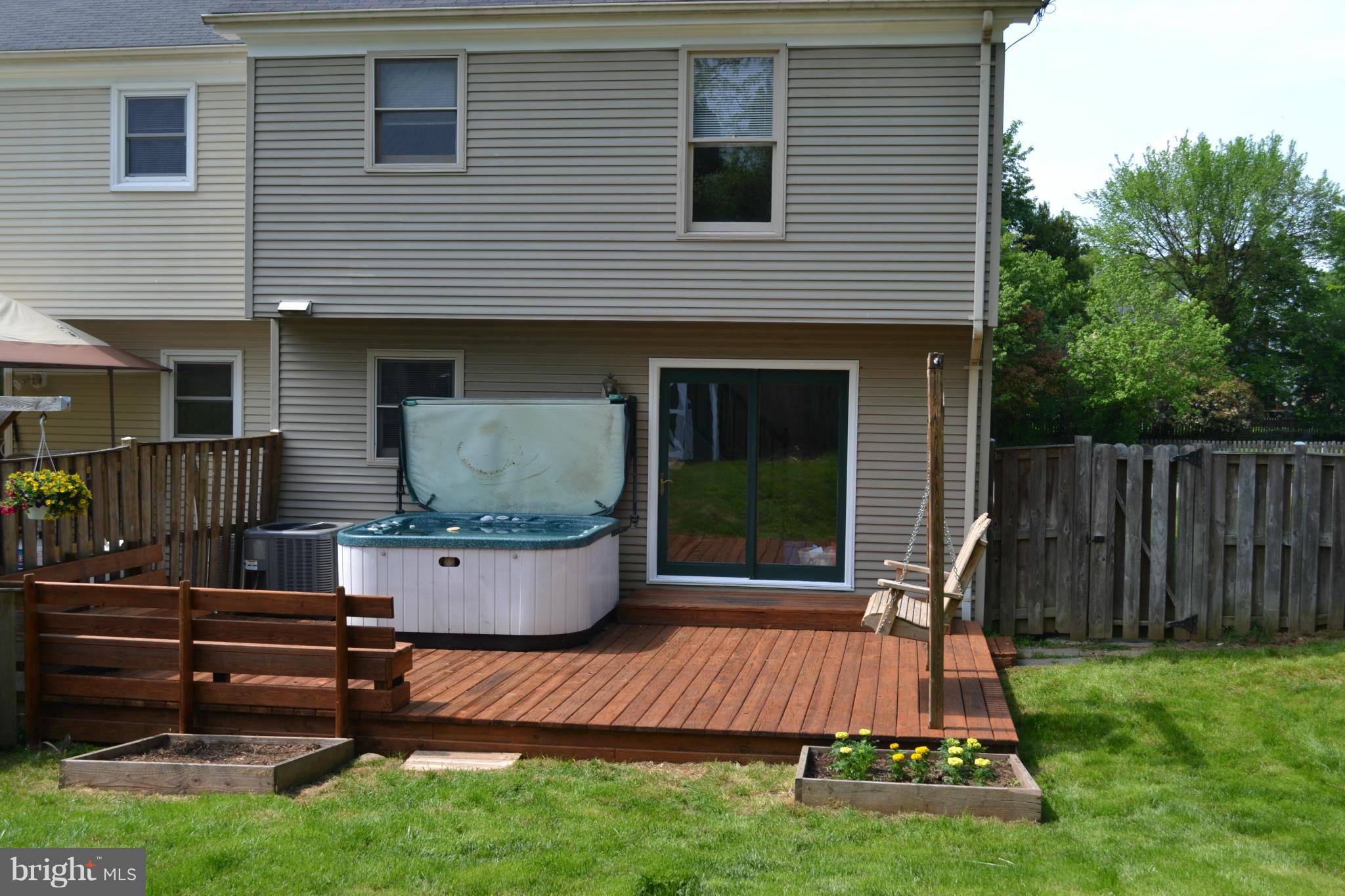 LOVETTSVILLE MANOR - Residential