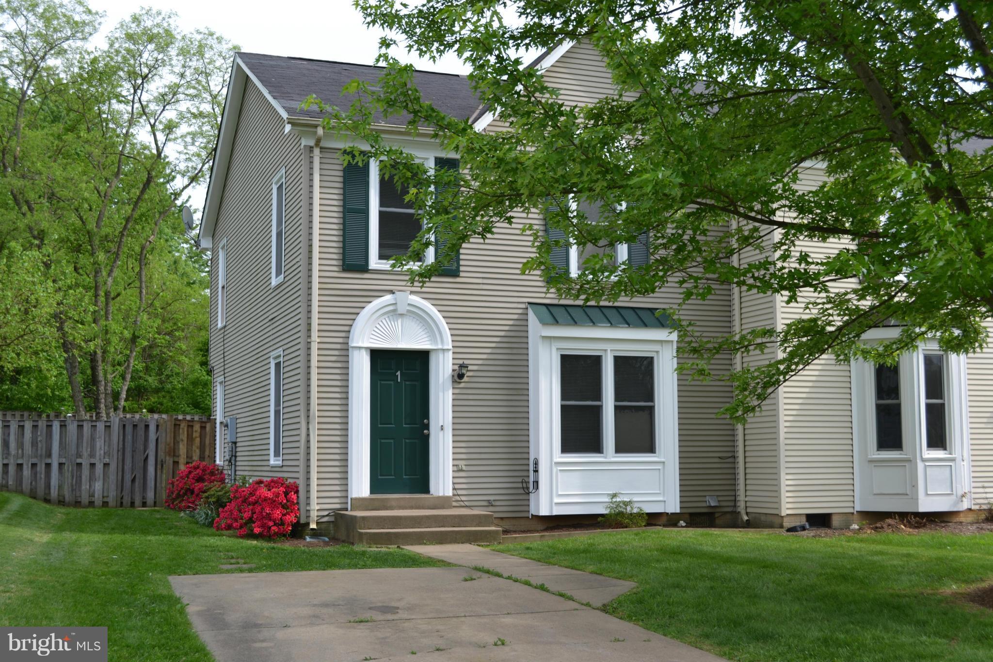 LOVETTSVILLE MANOR - Residential