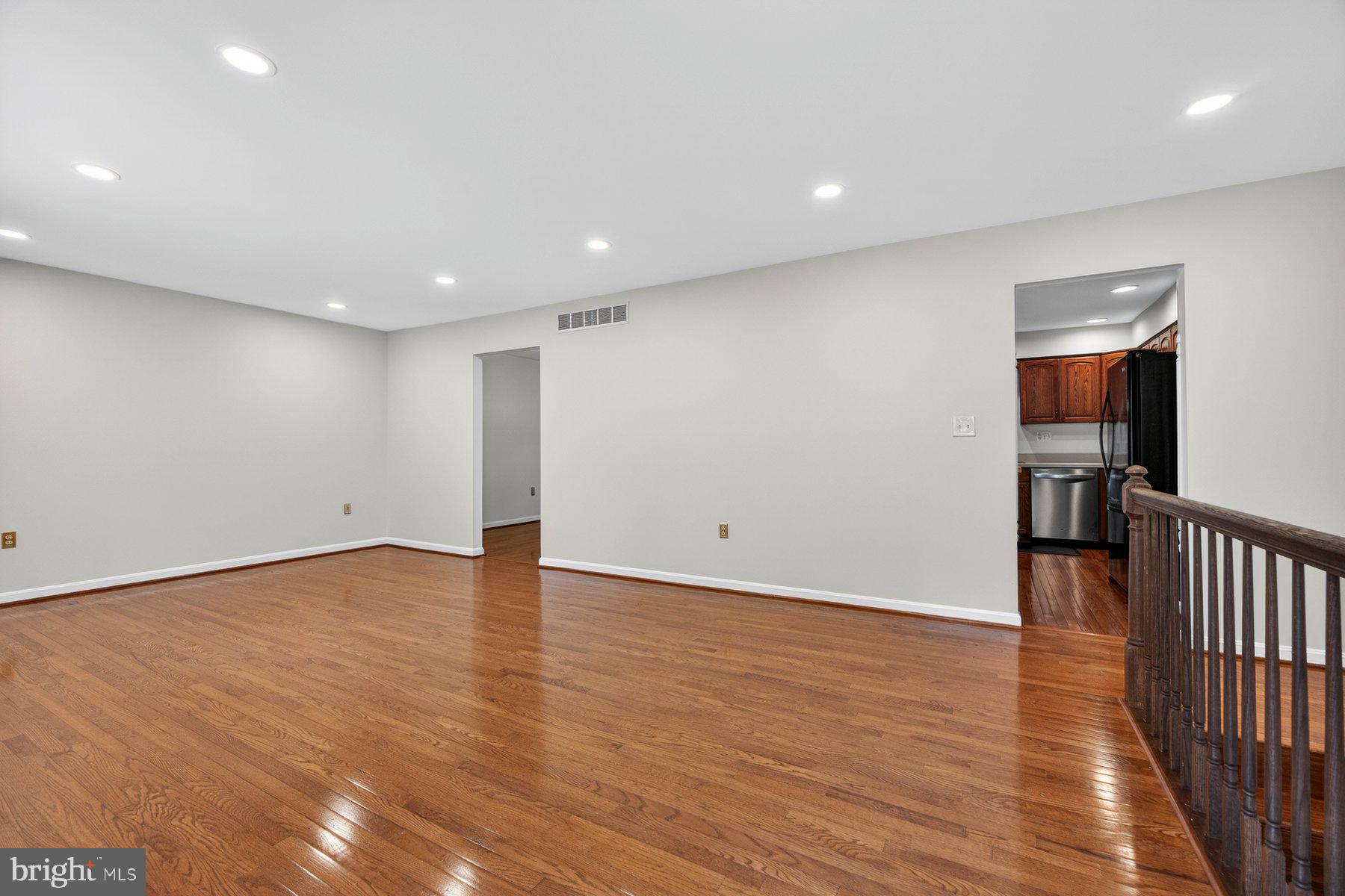 6408 HICKORY LANE