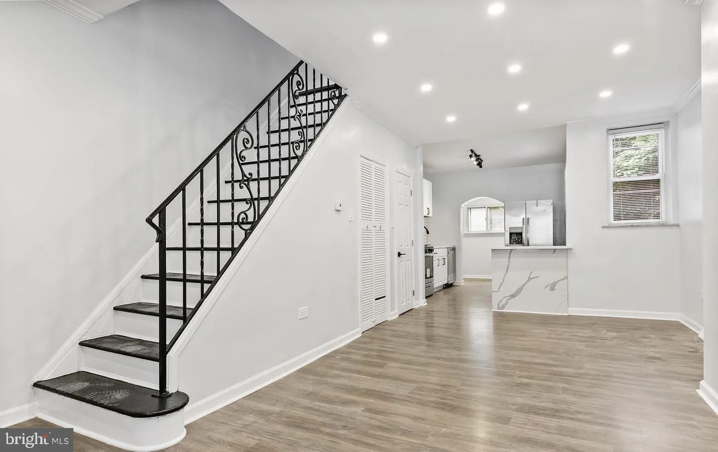 Philadelphia, Pennsylvania 19142, United States, 3 Bedrooms Bedrooms, ,2 BathroomsBathrooms,Residential,Contingent,18557