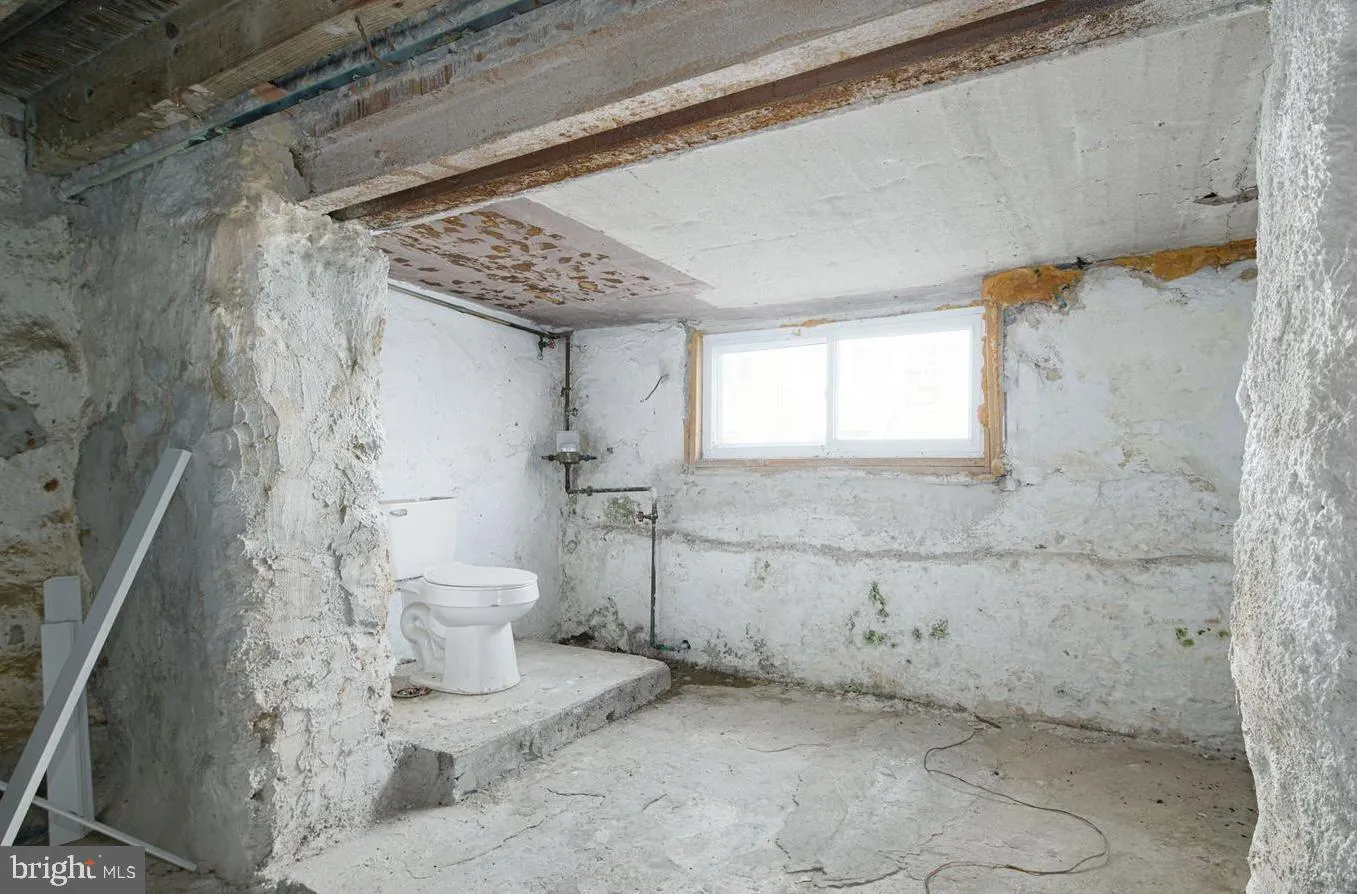 Philadelphia, Pennsylvania 19142, United States, 3 Bedrooms Bedrooms, ,2 BathroomsBathrooms,Residential,Contingent,18557