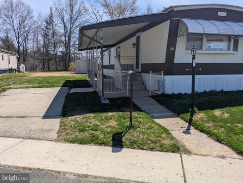 24 LAKESHORE DRIVE SOUTHAMPTON NJ 08088