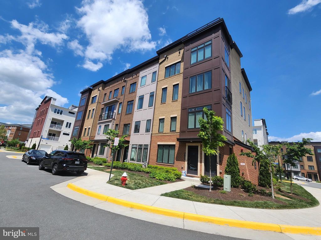 Photo of 43186 Mongold Square, ASHBURN, VA 20148 (MLS # VALO2108574)