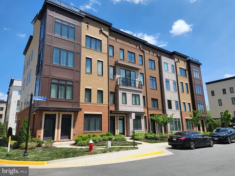 43186 Mongold Square, Ashburn, VA MLS: VALO2108574