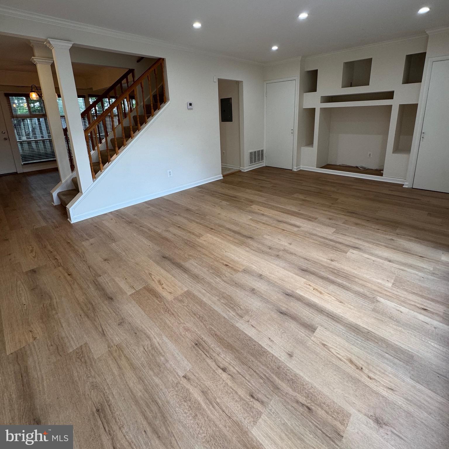4463 FOREST GLEN COURT 4463