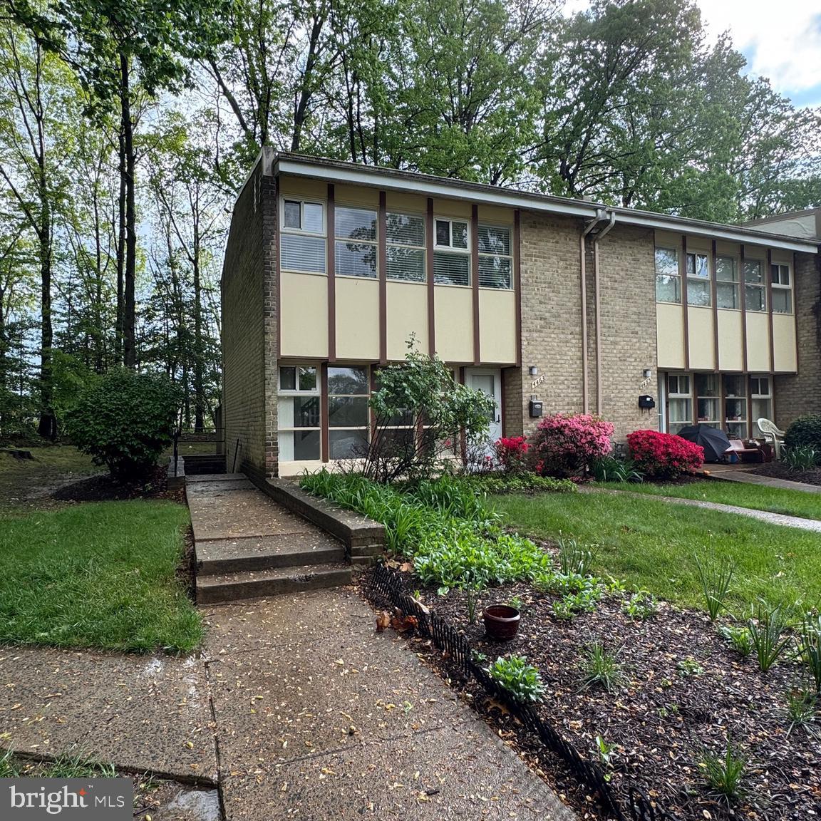 4463 FOREST GLEN COURT 4463
