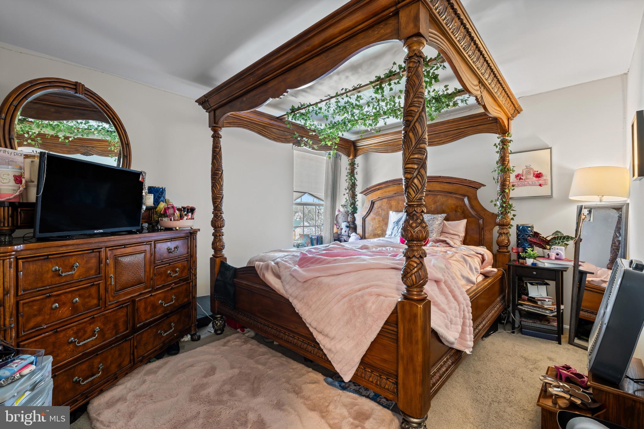 WINDSOR MANOR - Residential