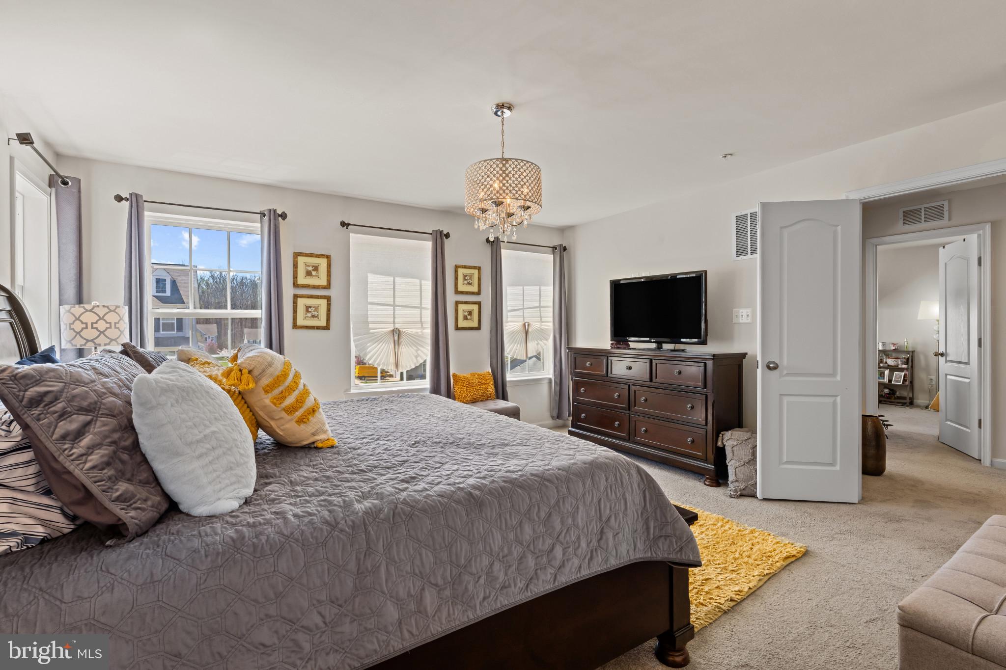 WINDSOR MANOR - Residential