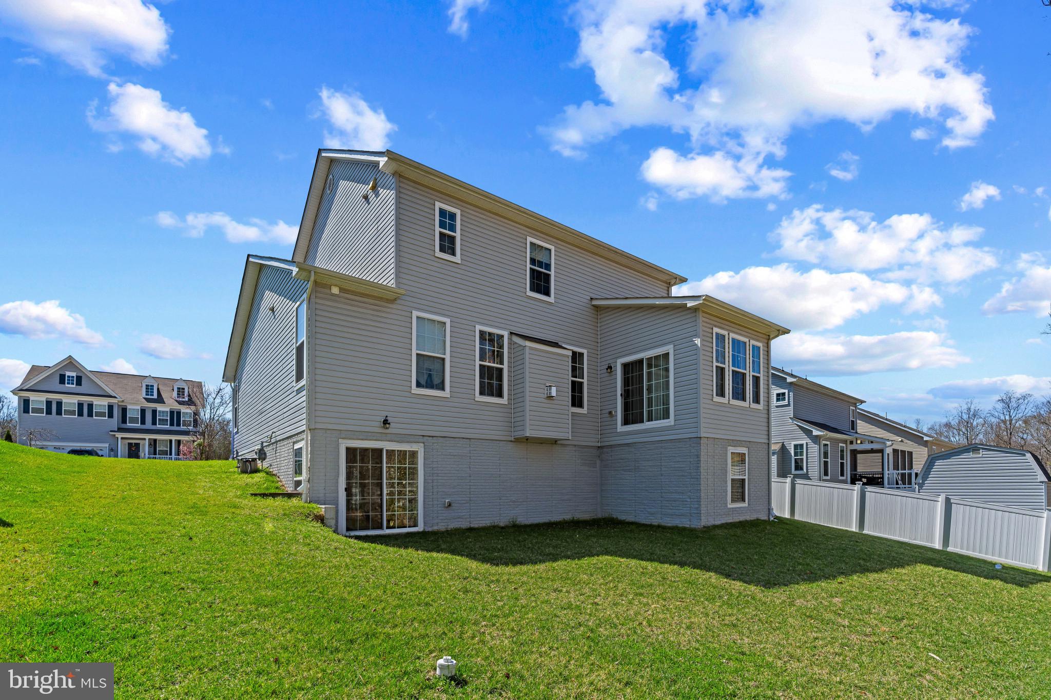 WINDSOR MANOR - Residential