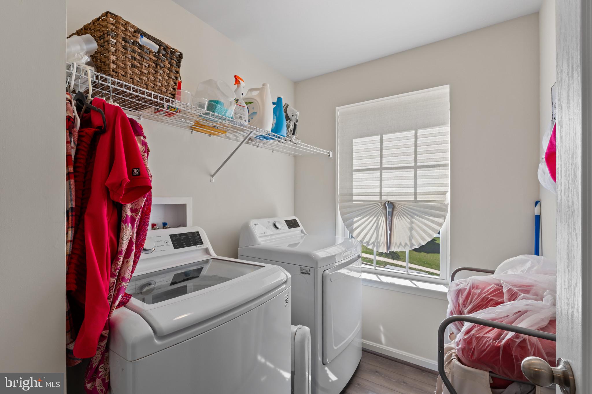 WINDSOR MANOR - Residential