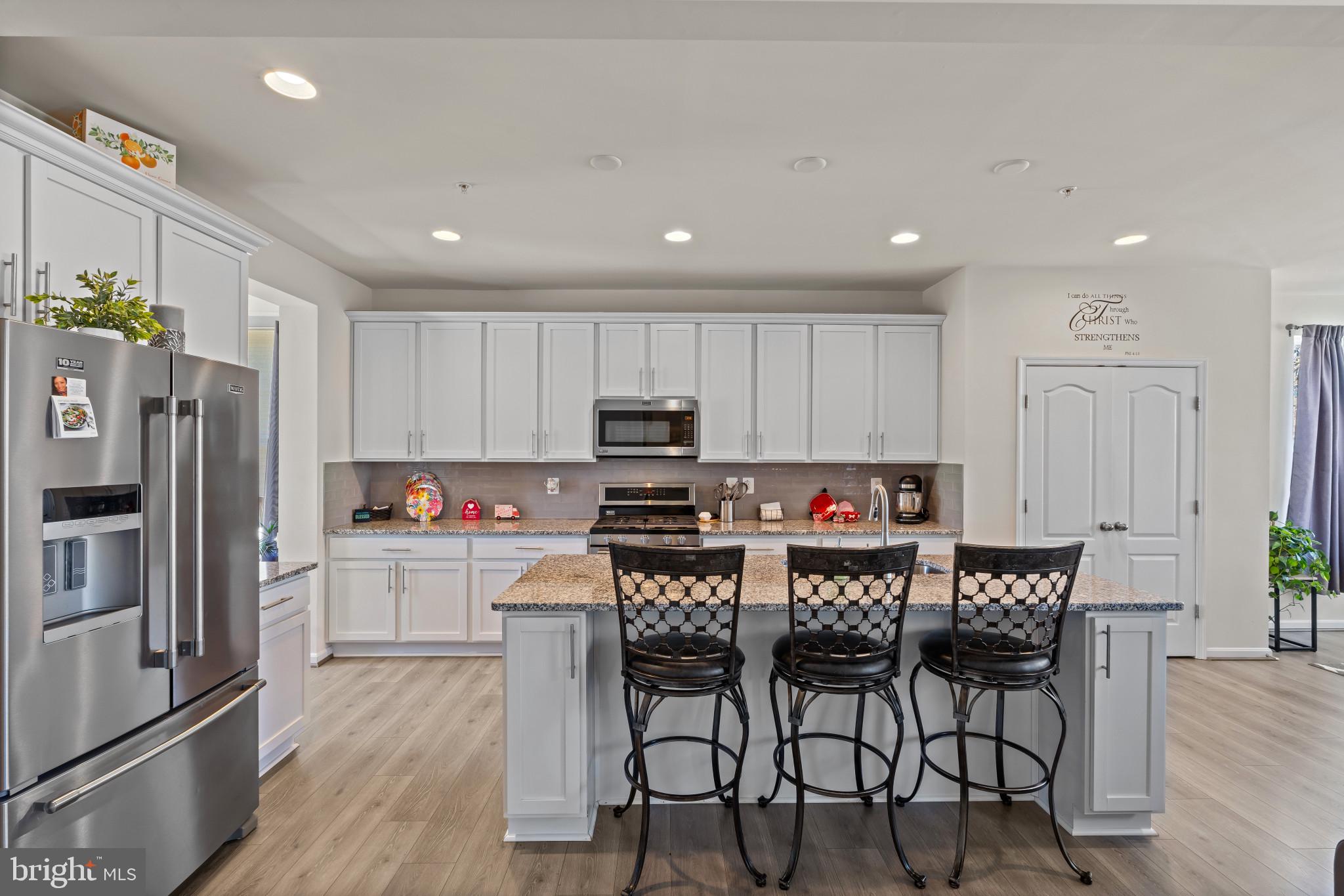 WINDSOR MANOR - Residential