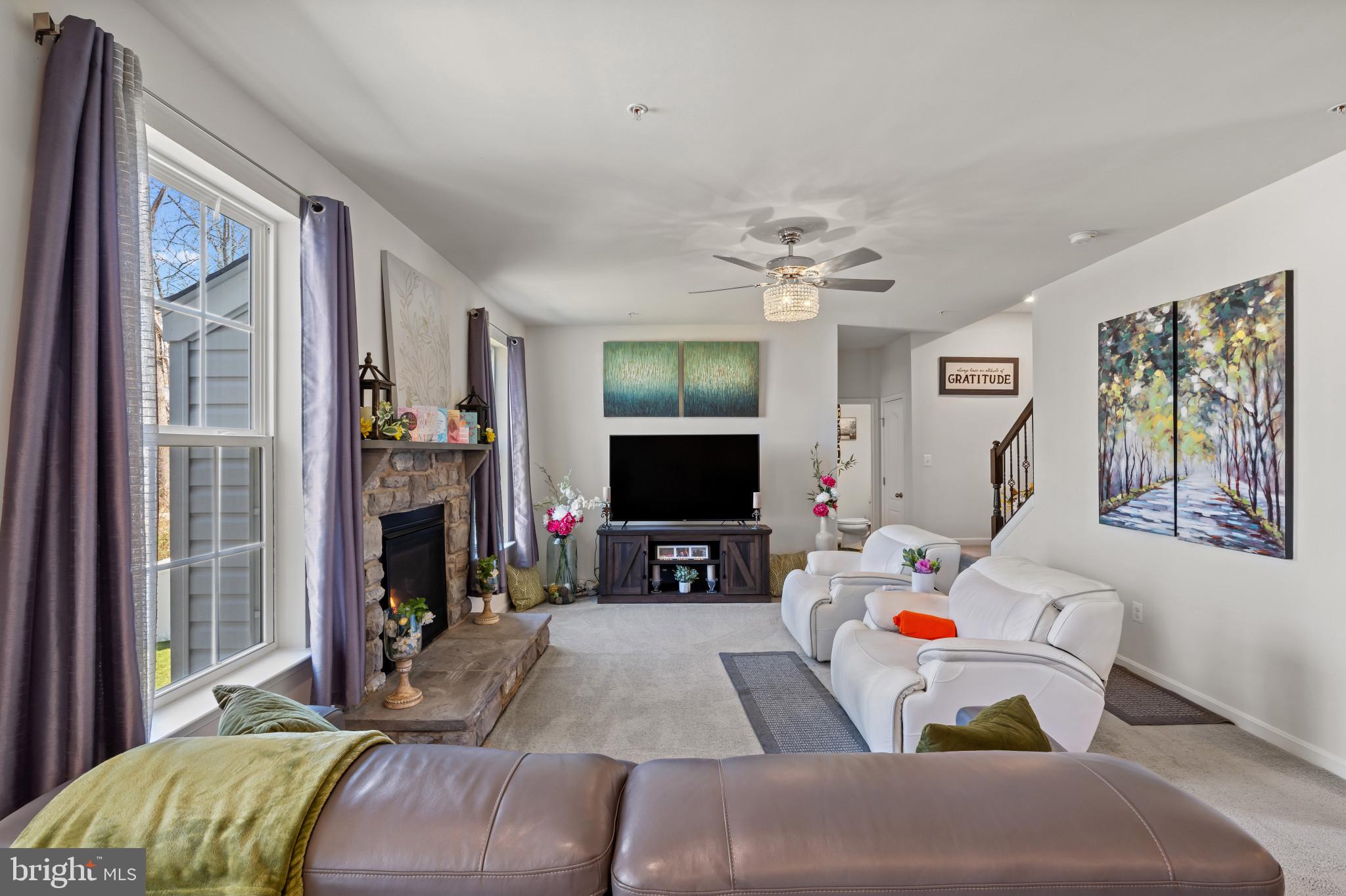 WINDSOR MANOR - Residential