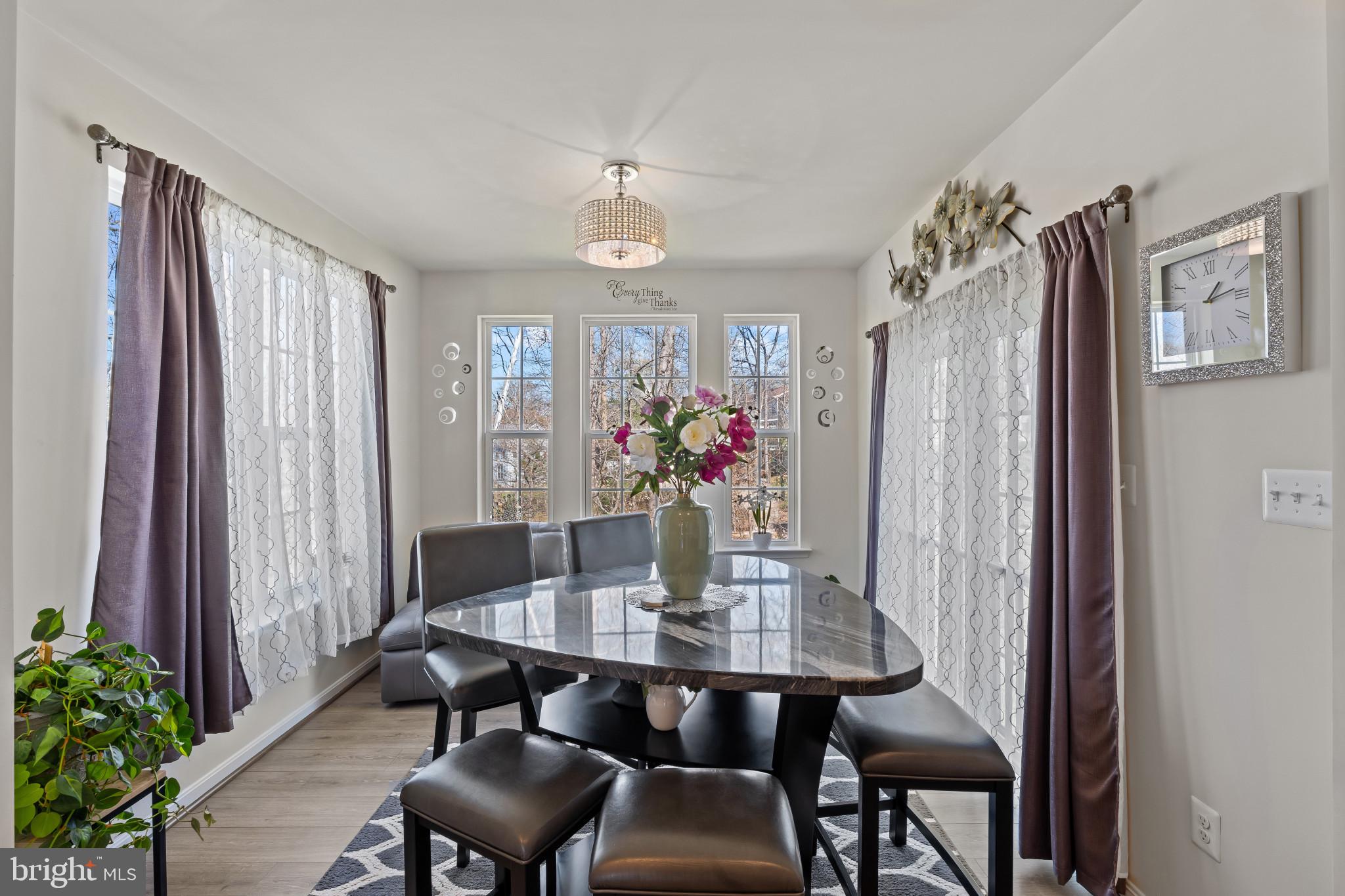 WINDSOR MANOR - Residential