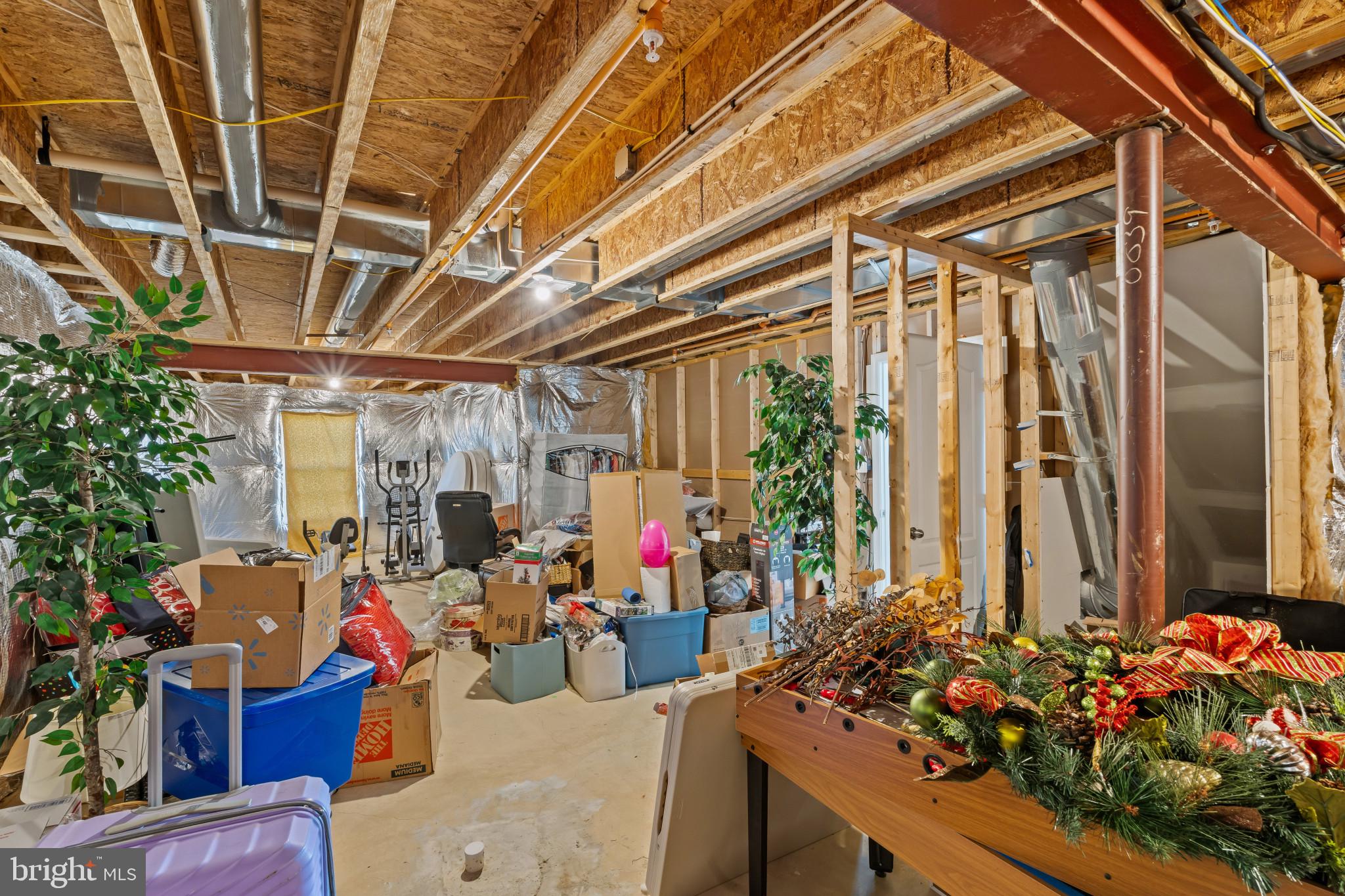 WINDSOR MANOR - Residential