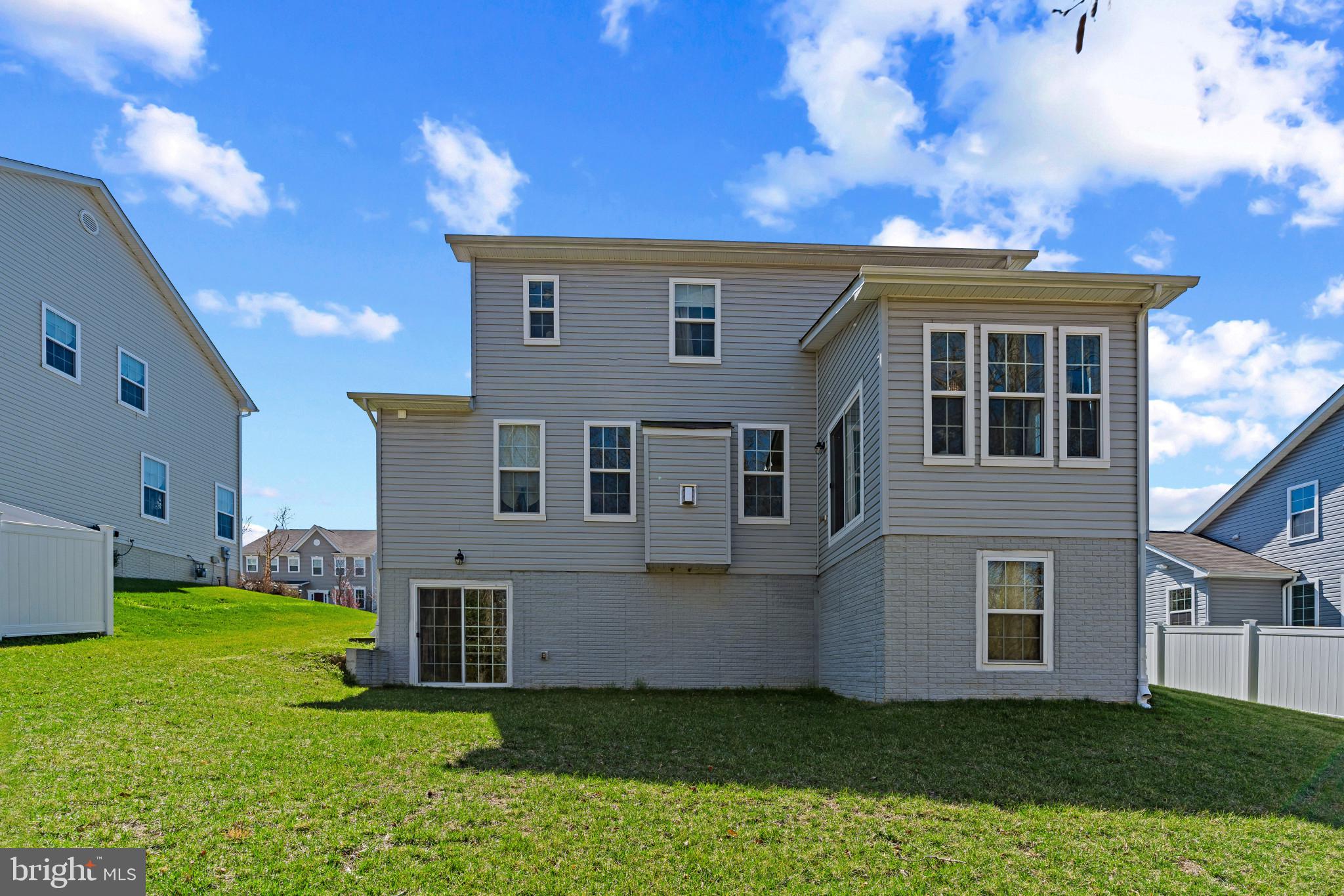 WINDSOR MANOR - Residential